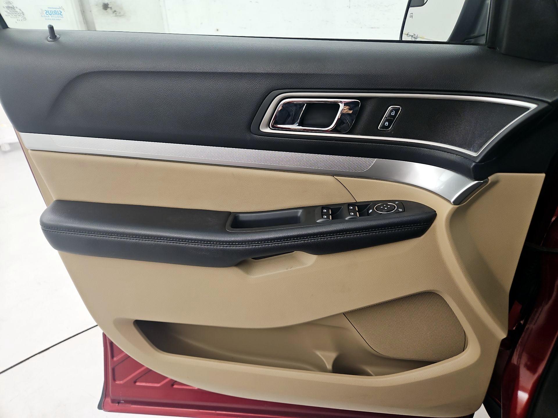 Thumbnail: 2017 Ford Explorer - 12