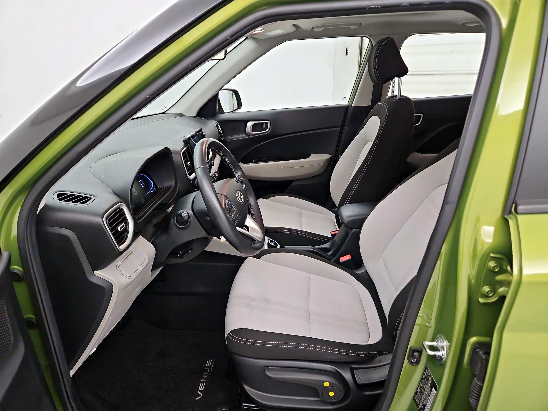 Thumbnail: 2023 Hyundai Venue - 11