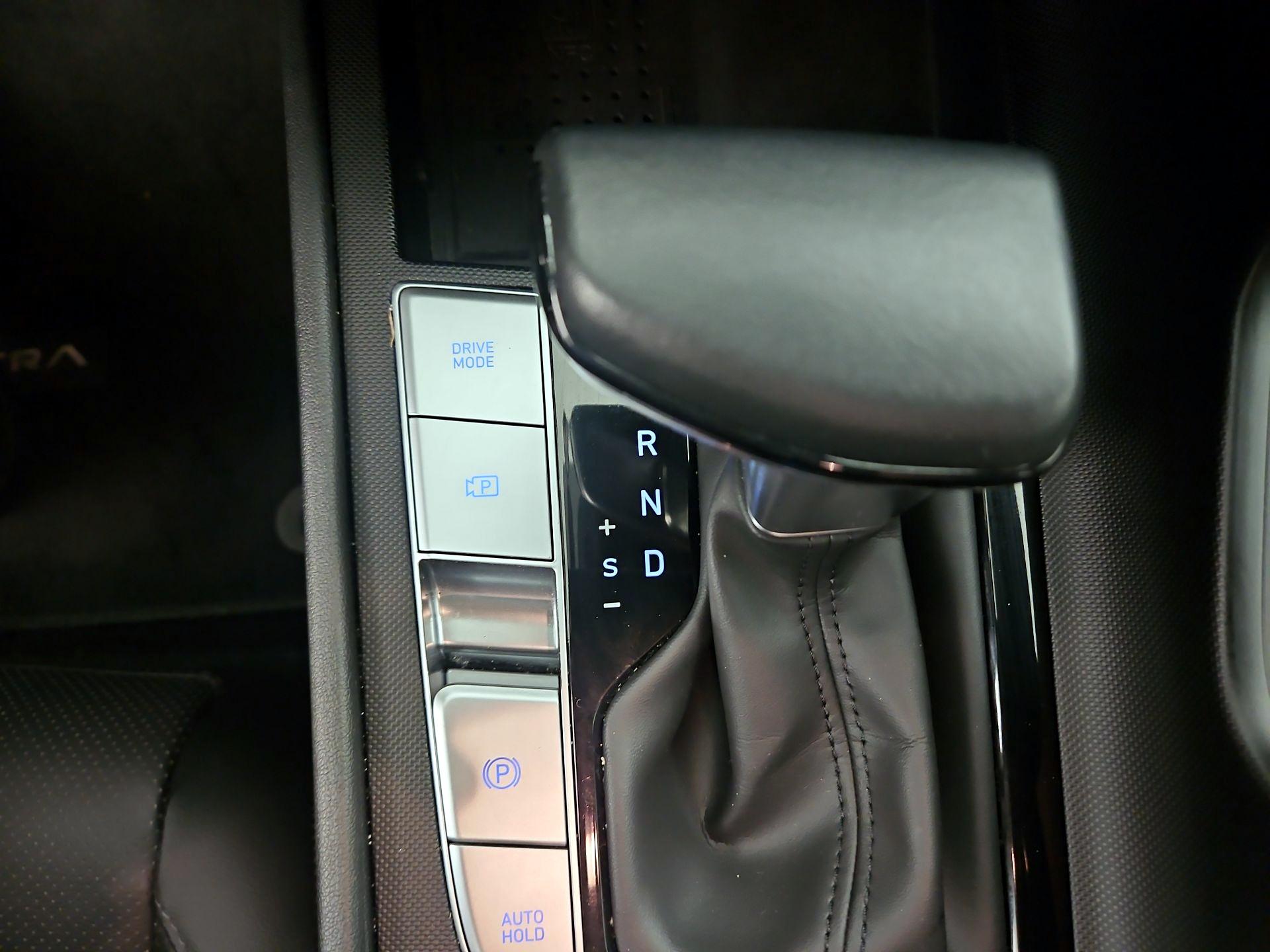 Thumbnail: 2023 Hyundai Elantra - 18