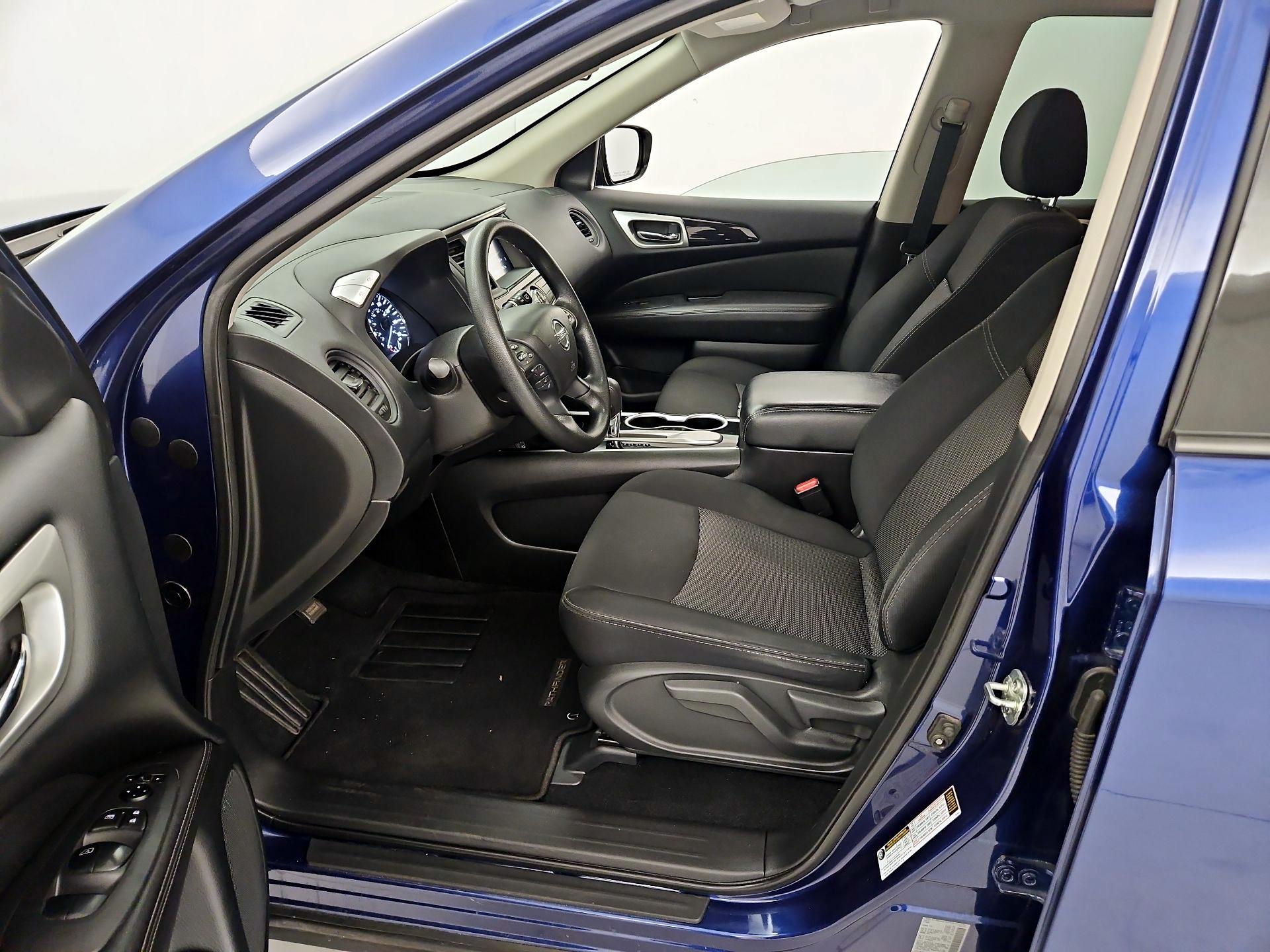 Thumbnail: 2020 Nissan Pathfinder - 11