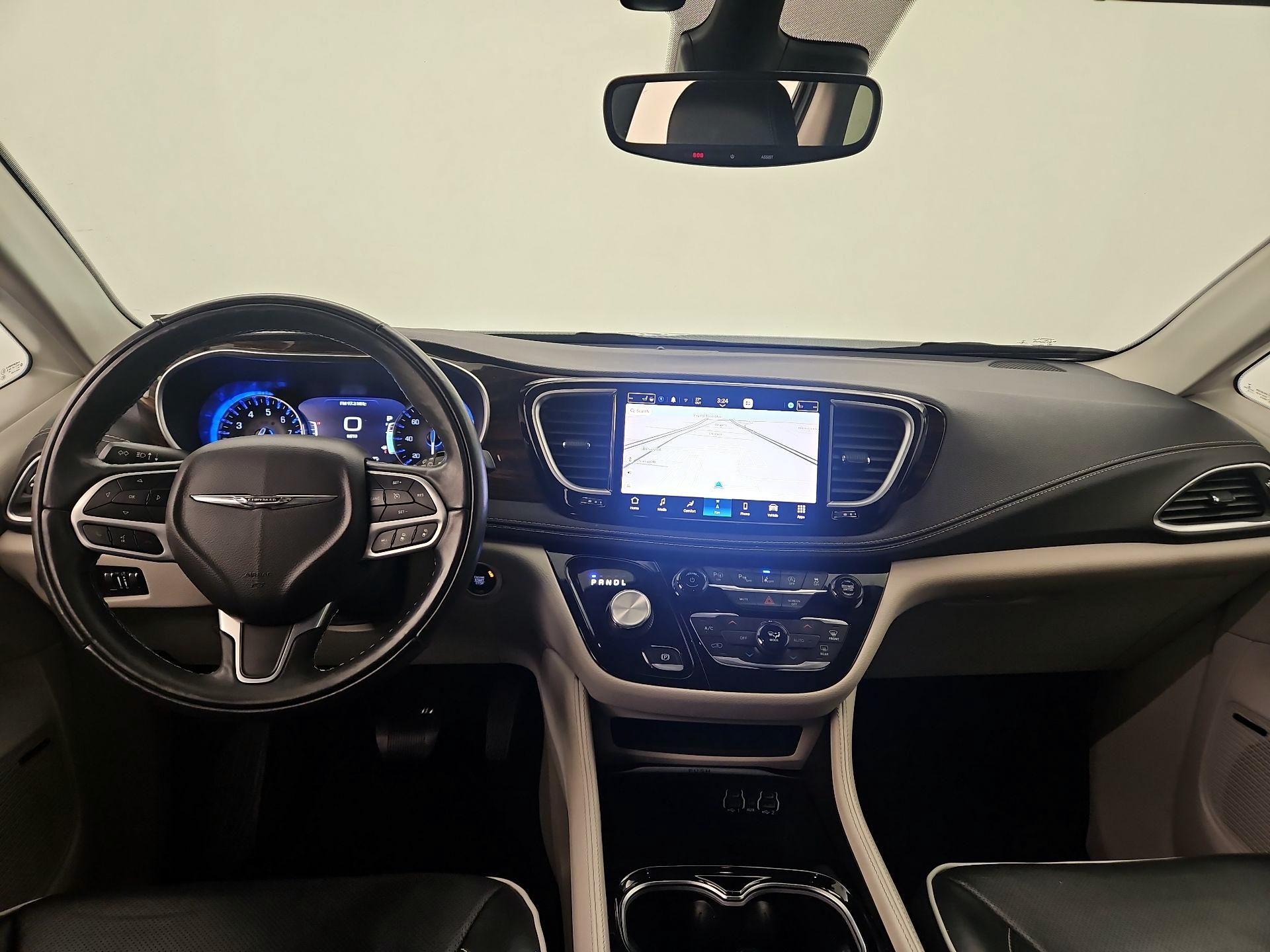 Thumbnail: 2022 Chrysler Pacifica - 9