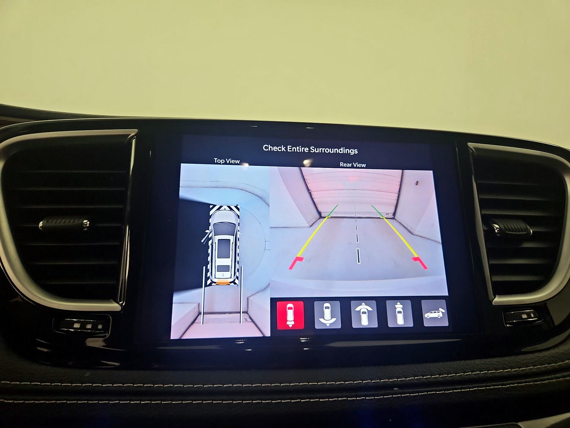 Thumbnail: 2022 Chrysler Pacifica - 15