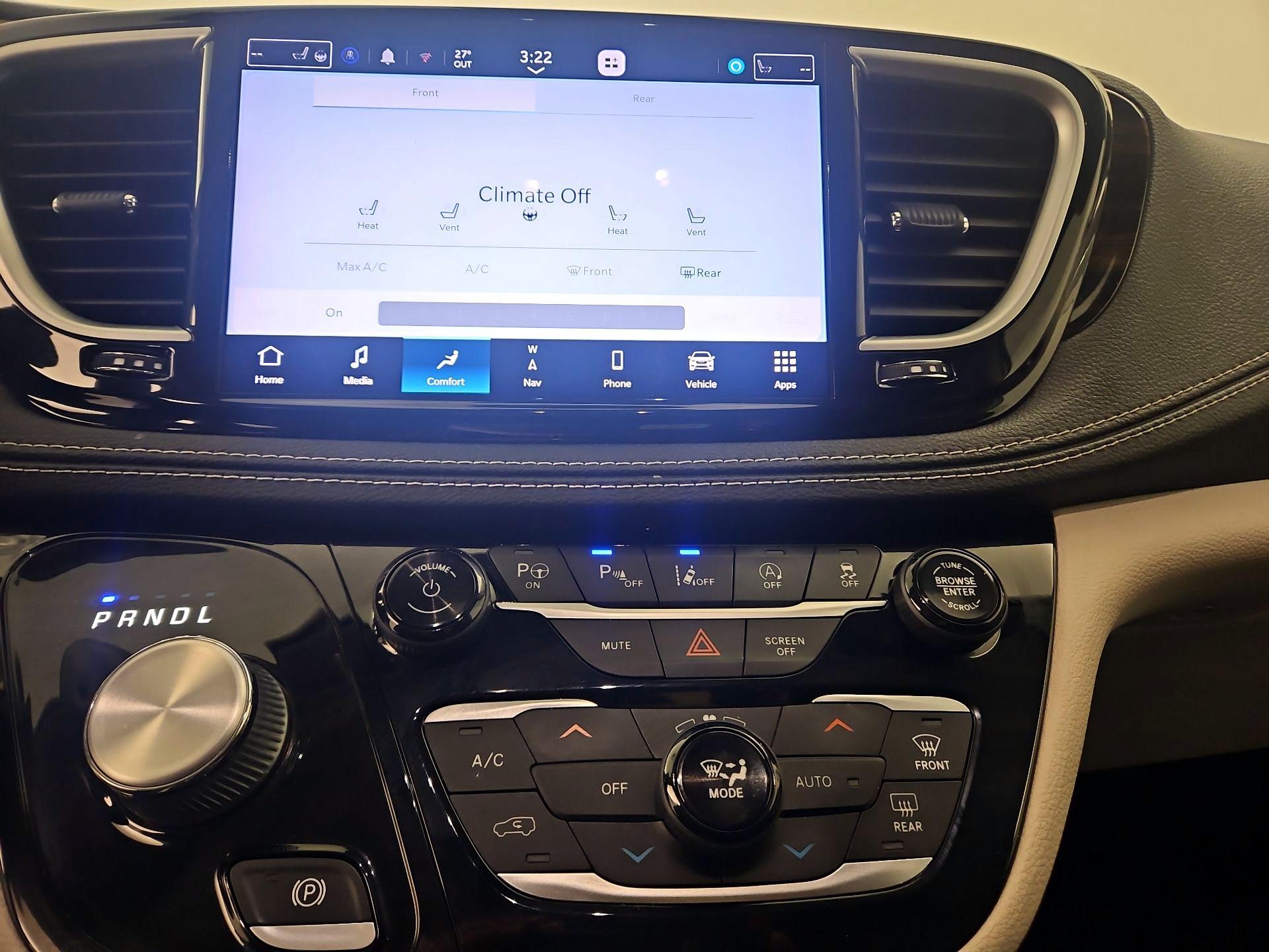 Thumbnail: 2022 Chrysler Pacifica - 17