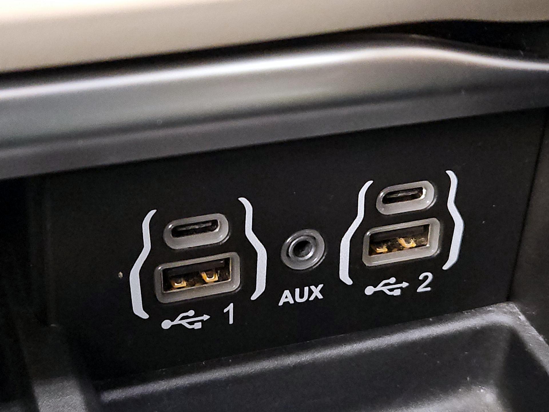 Thumbnail: 2022 Chrysler Pacifica - 19