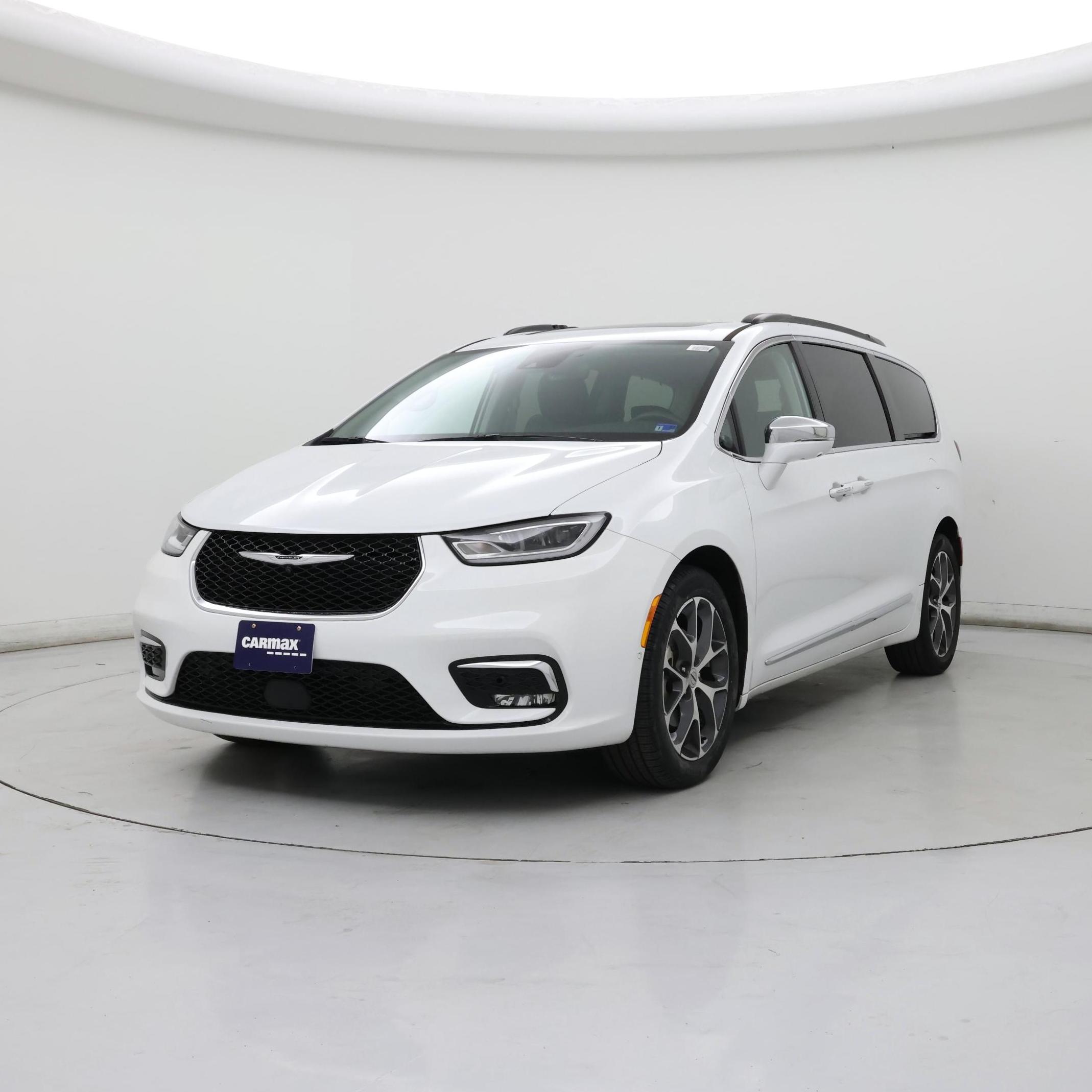 Thumbnail: 2022 Chrysler Pacifica - 4