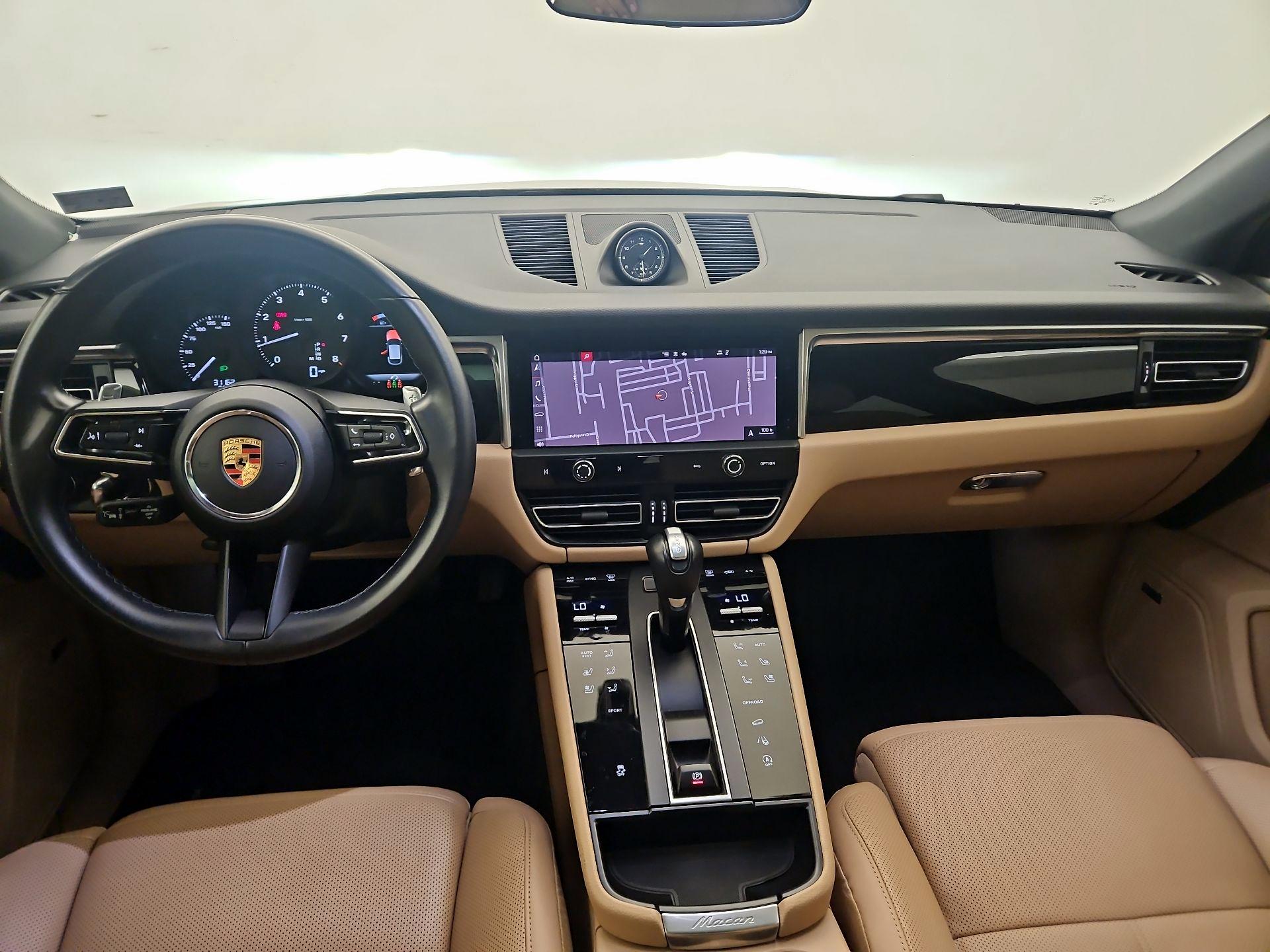 Thumbnail: 2024 Porsche Macan - 9