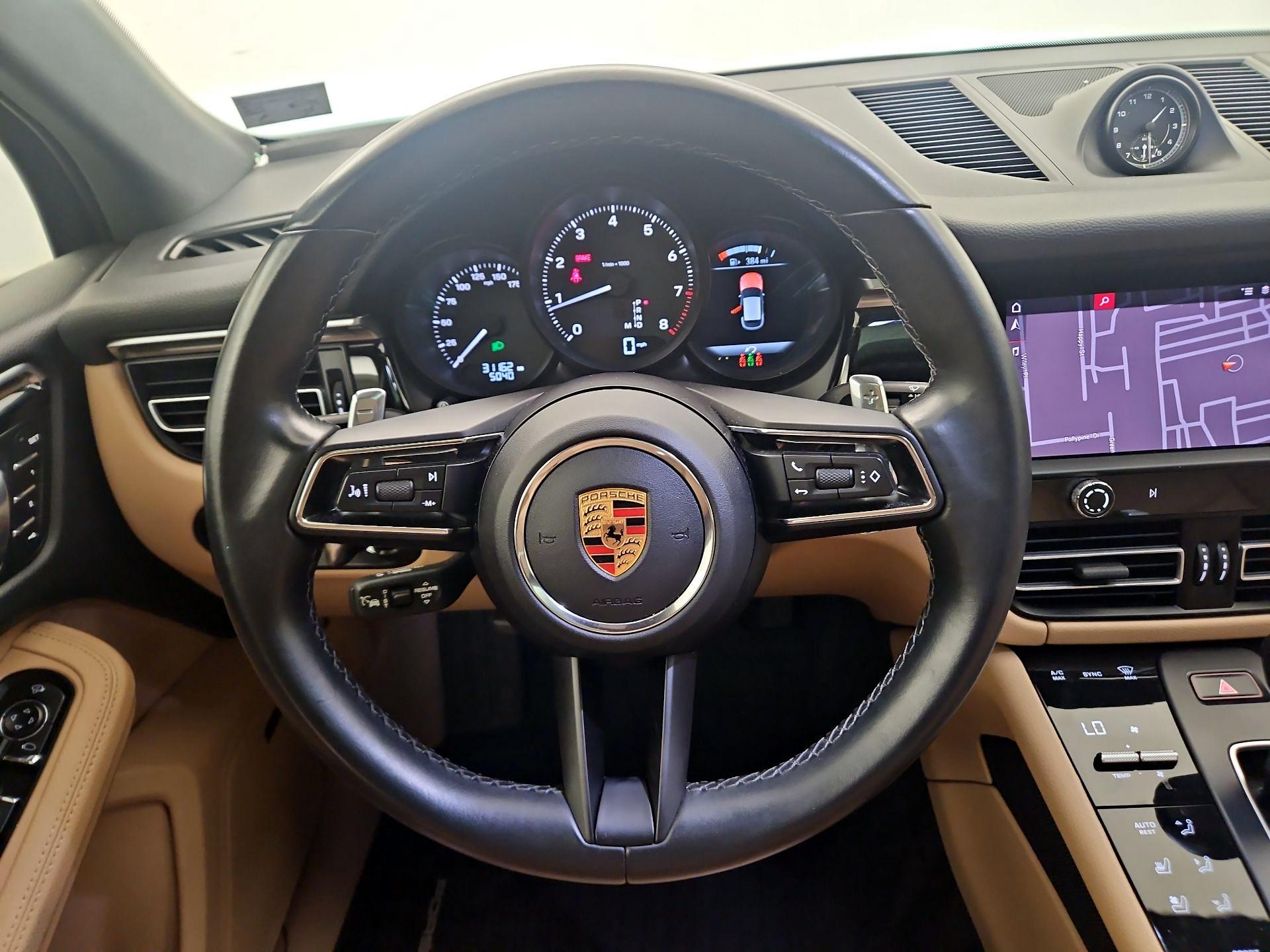 Thumbnail: 2024 Porsche Macan - 10