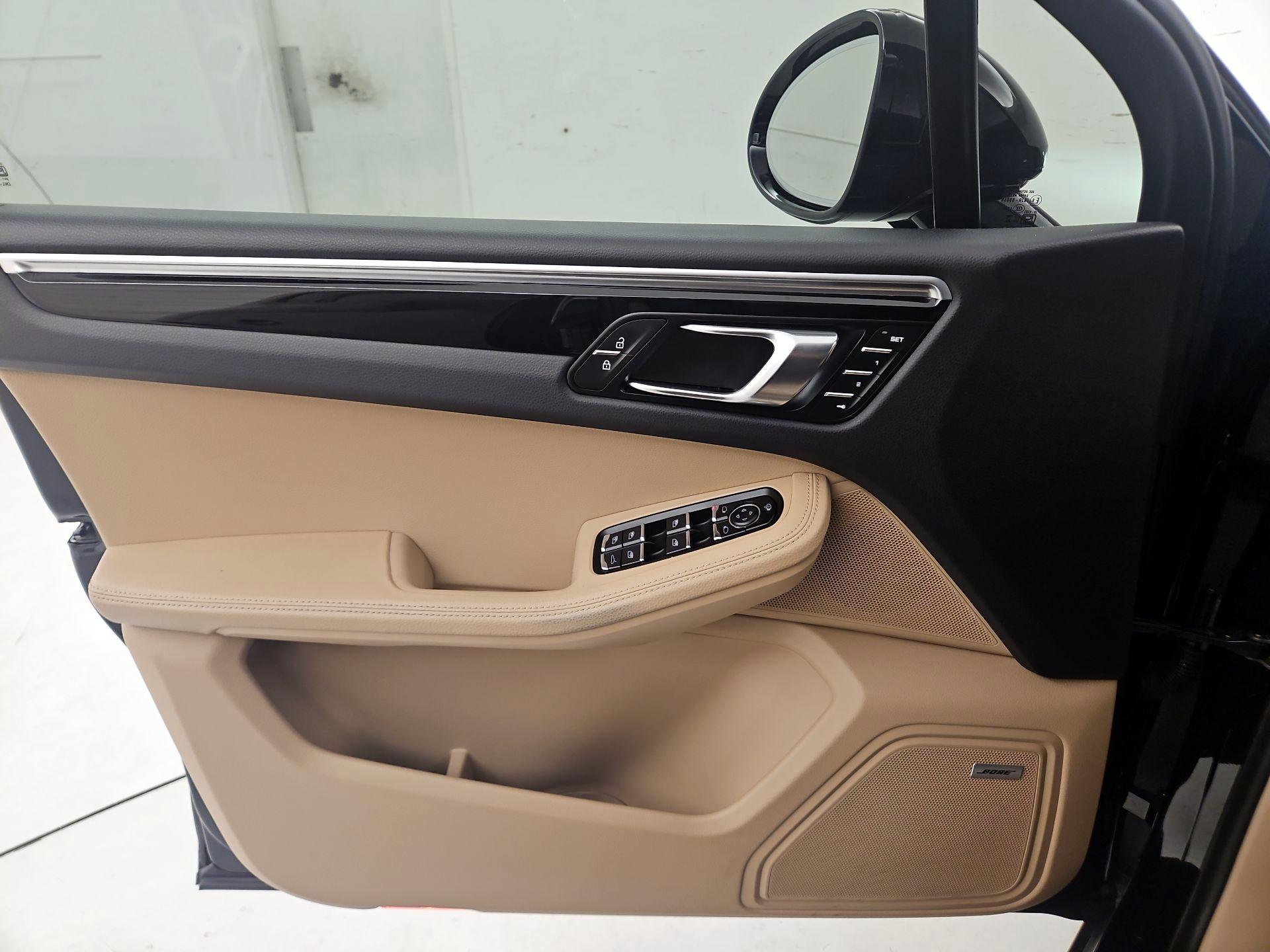 Thumbnail: 2024 Porsche Macan - 12