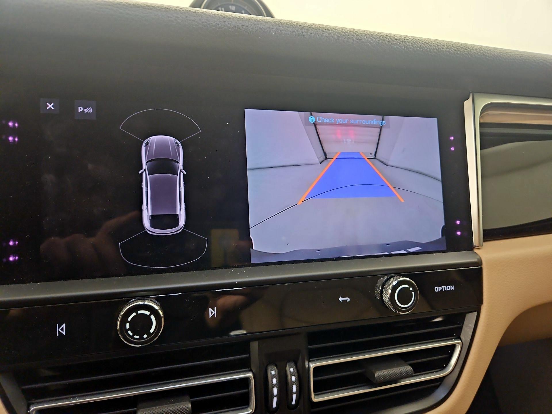 Thumbnail: 2024 Porsche Macan - 15