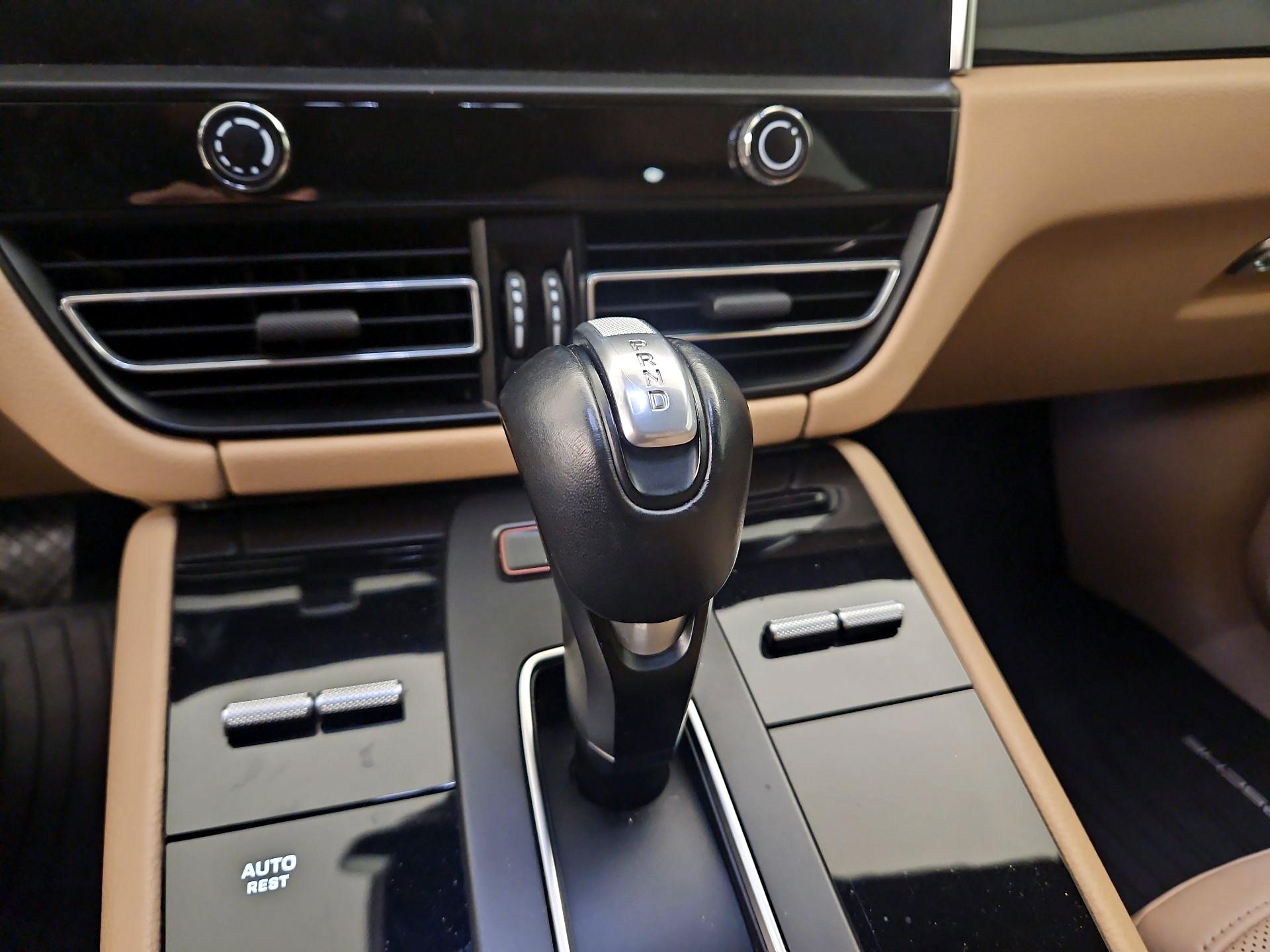 Thumbnail: 2024 Porsche Macan - 18