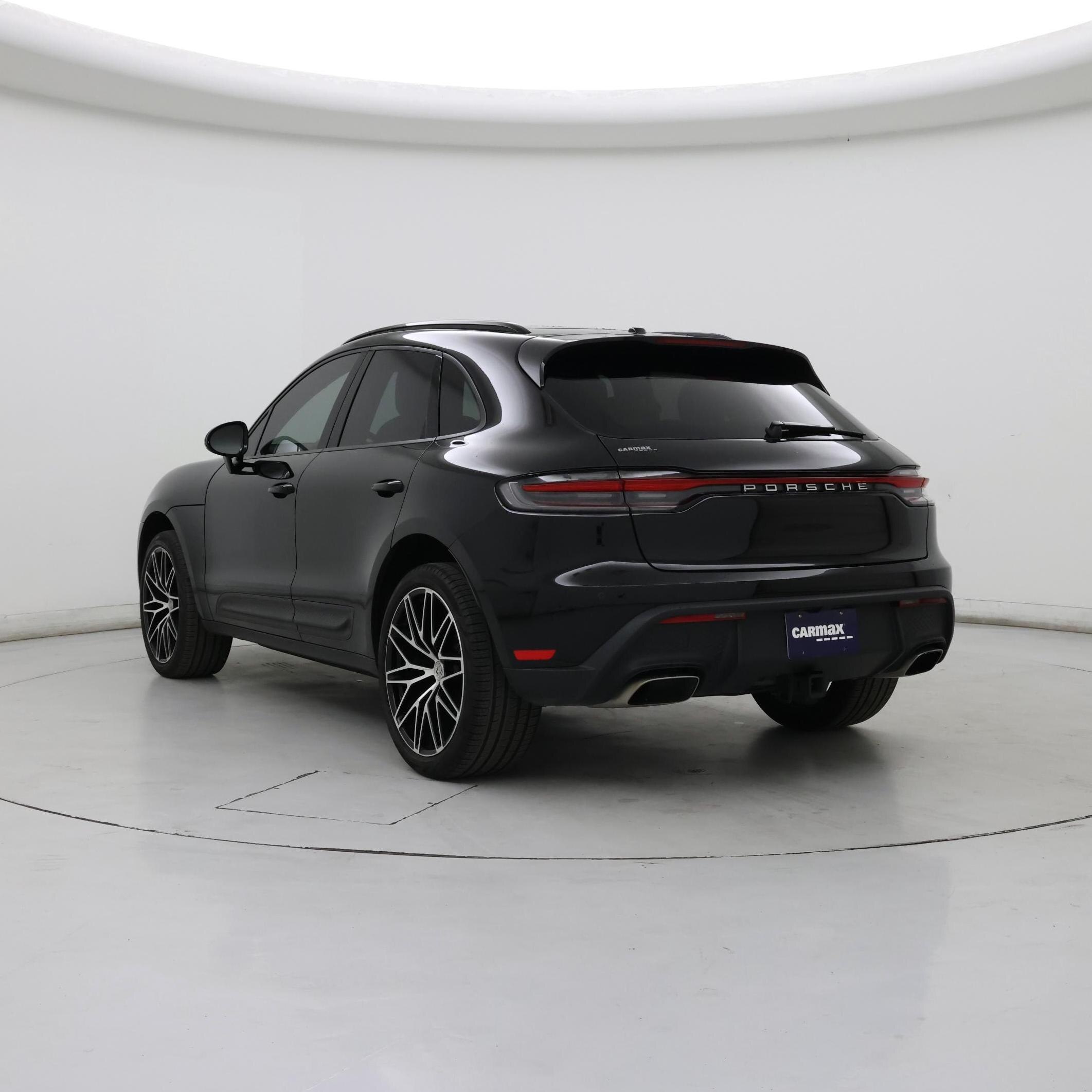 Thumbnail: 2024 Porsche Macan - 2