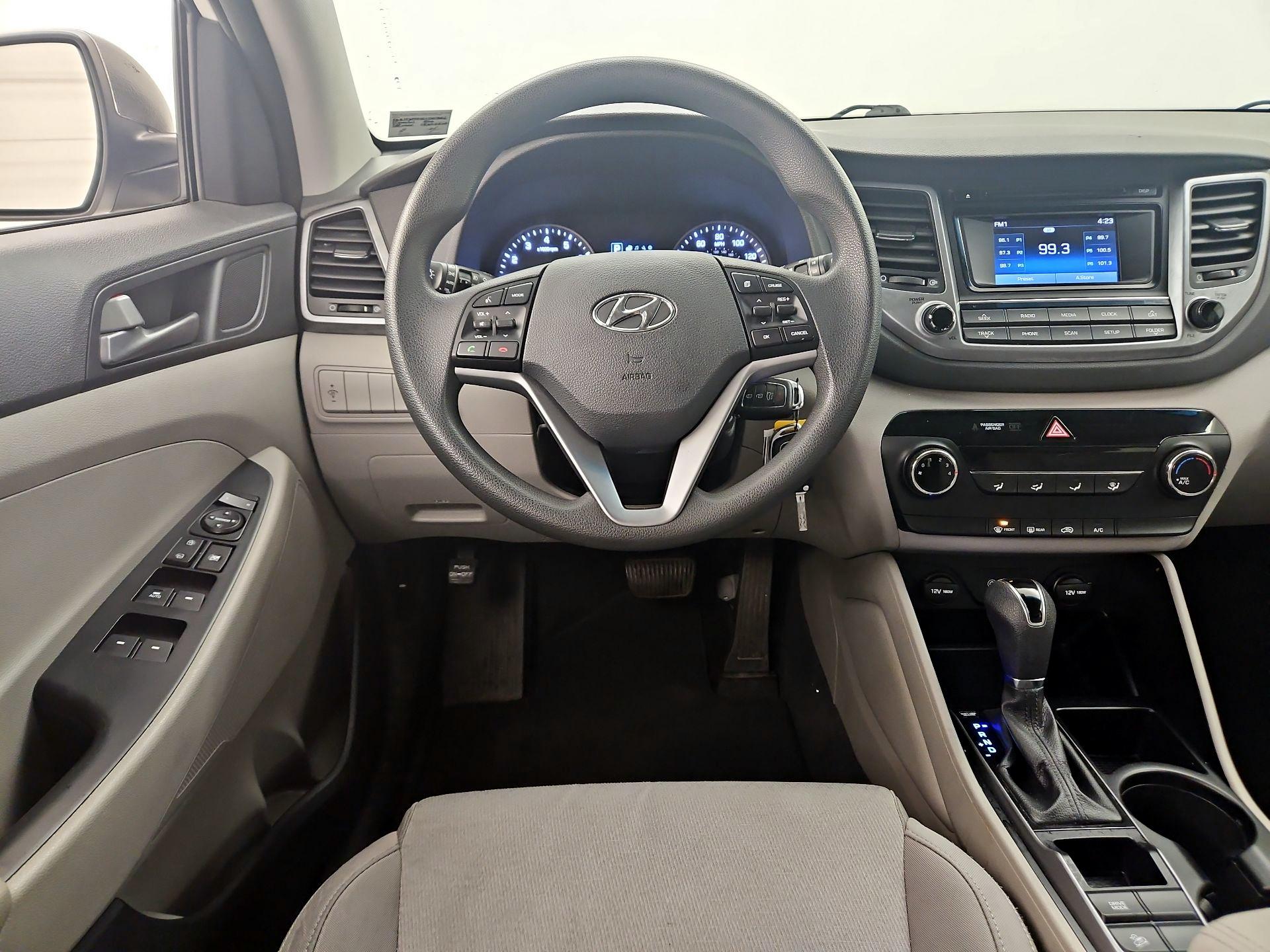 Thumbnail: 2016 Hyundai Tucson - 10