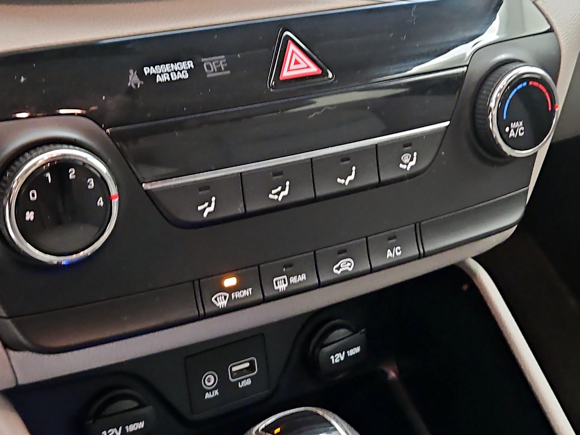 Thumbnail: 2016 Hyundai Tucson - 16