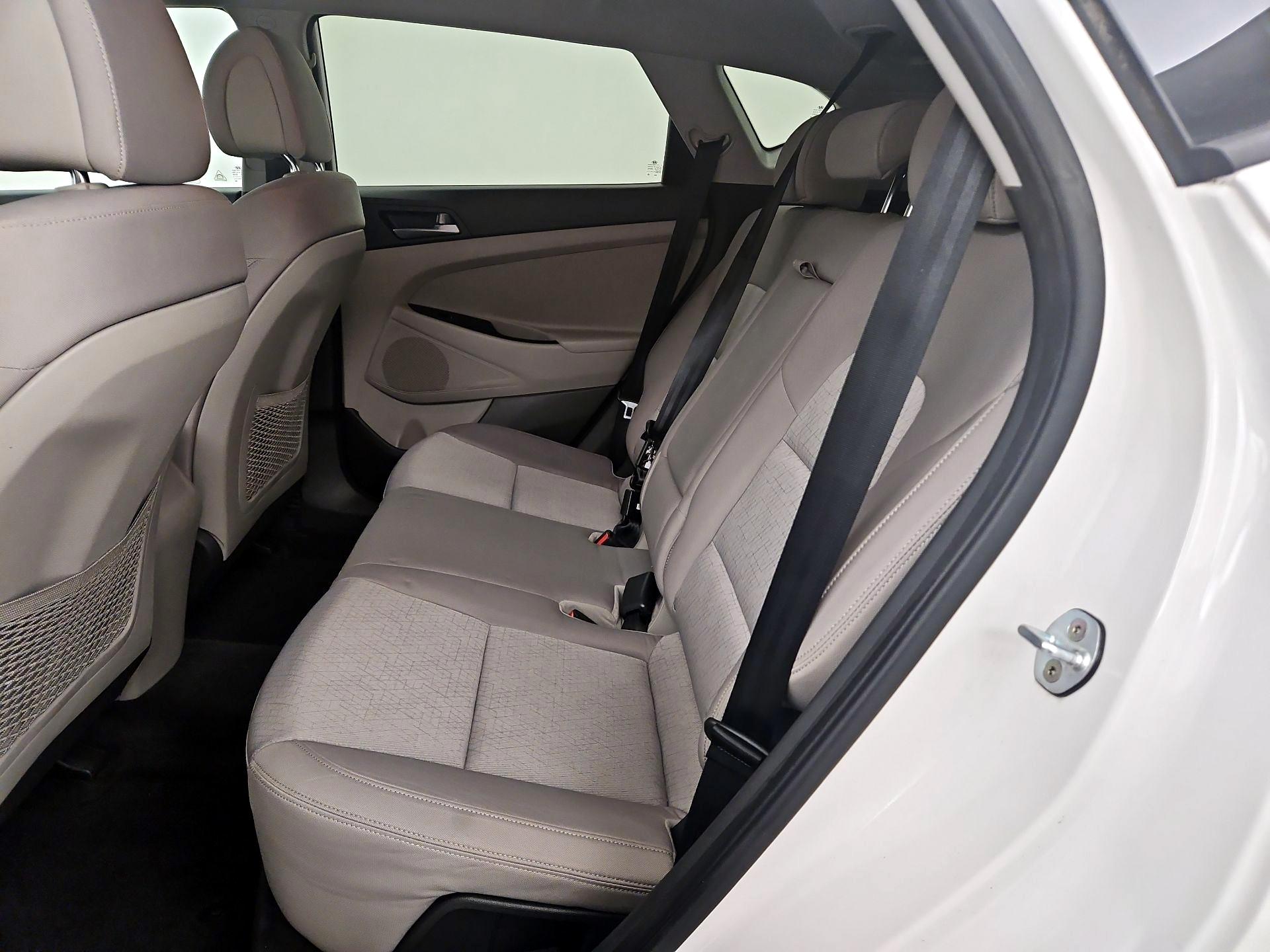 Thumbnail: 2016 Hyundai Tucson - 19