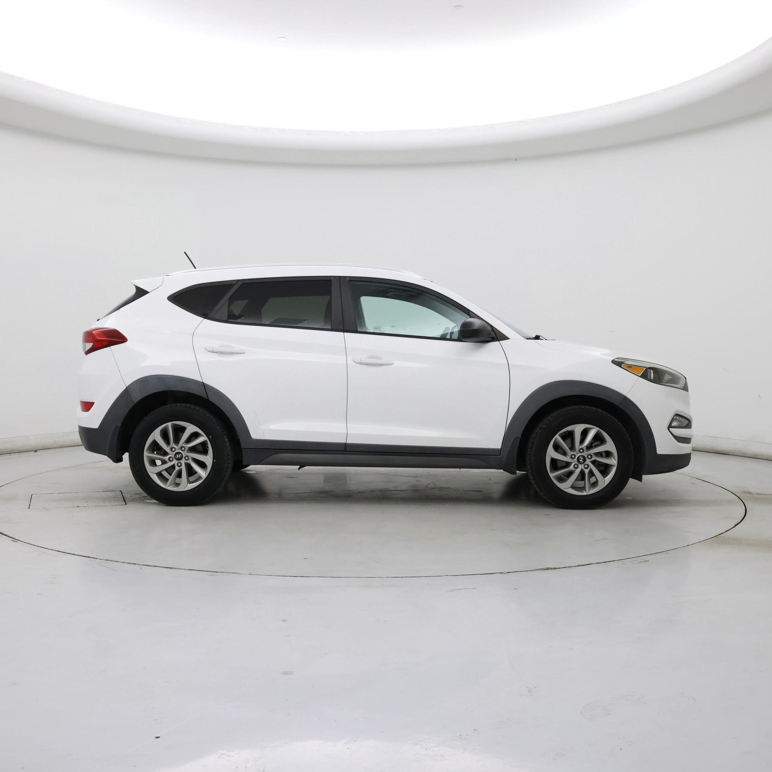 Thumbnail: 2016 Hyundai Tucson - 7