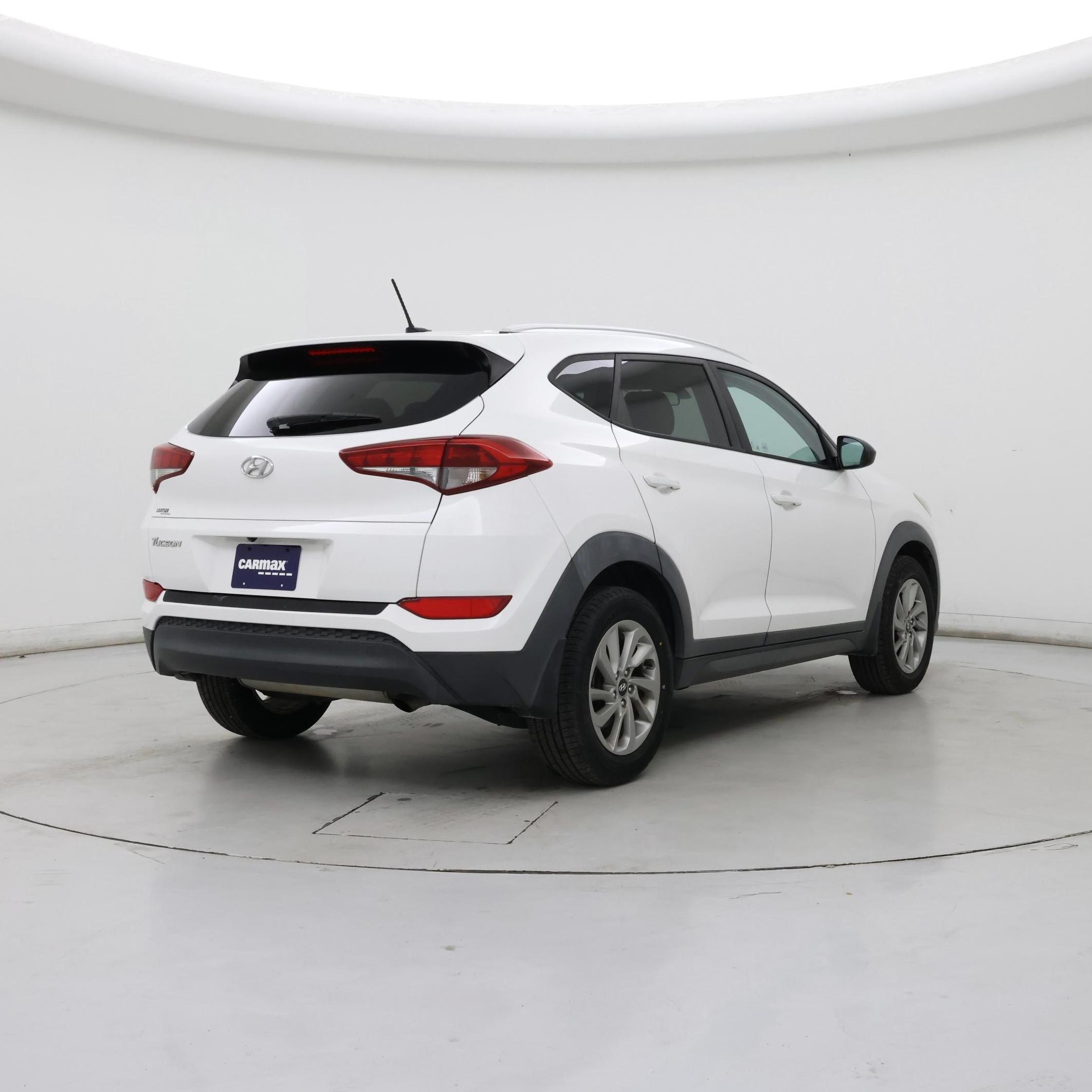 Thumbnail: 2016 Hyundai Tucson - 8