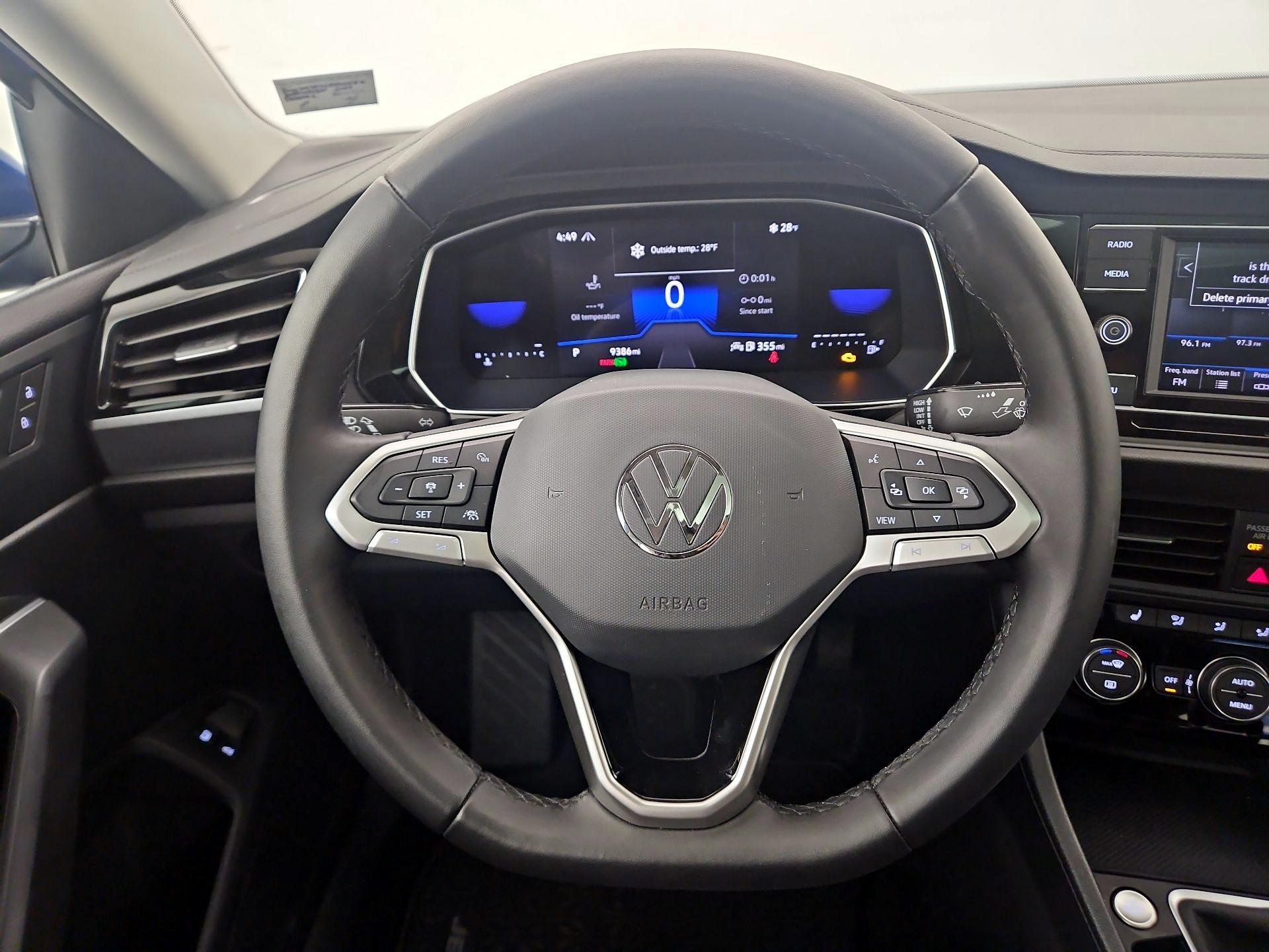 Thumbnail: 2024 Volkswagen Jetta - 10