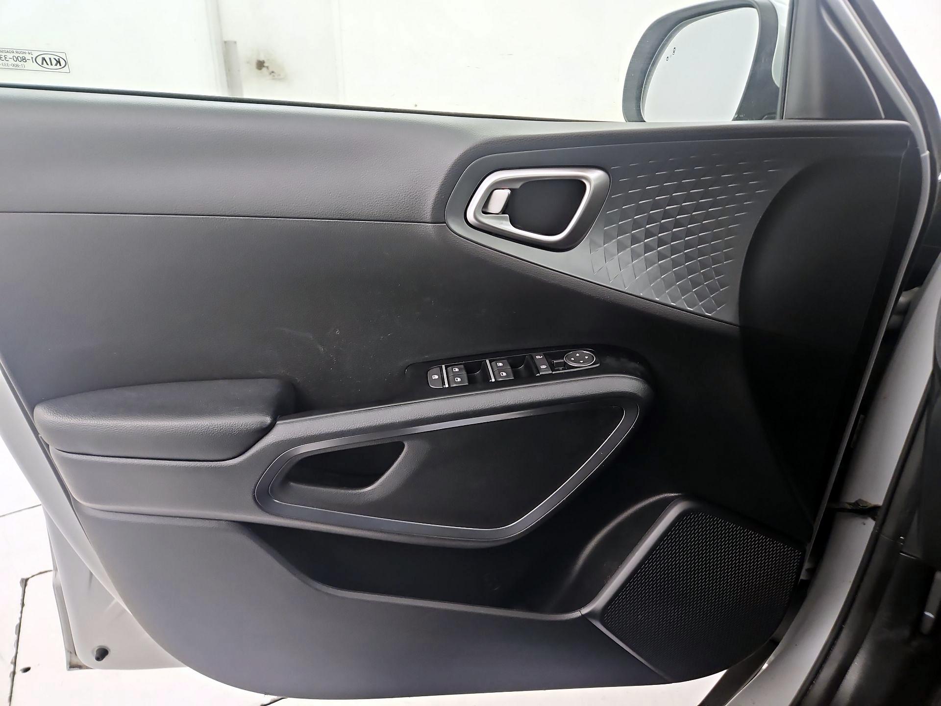 Thumbnail: 2020 Kia Soul - 12