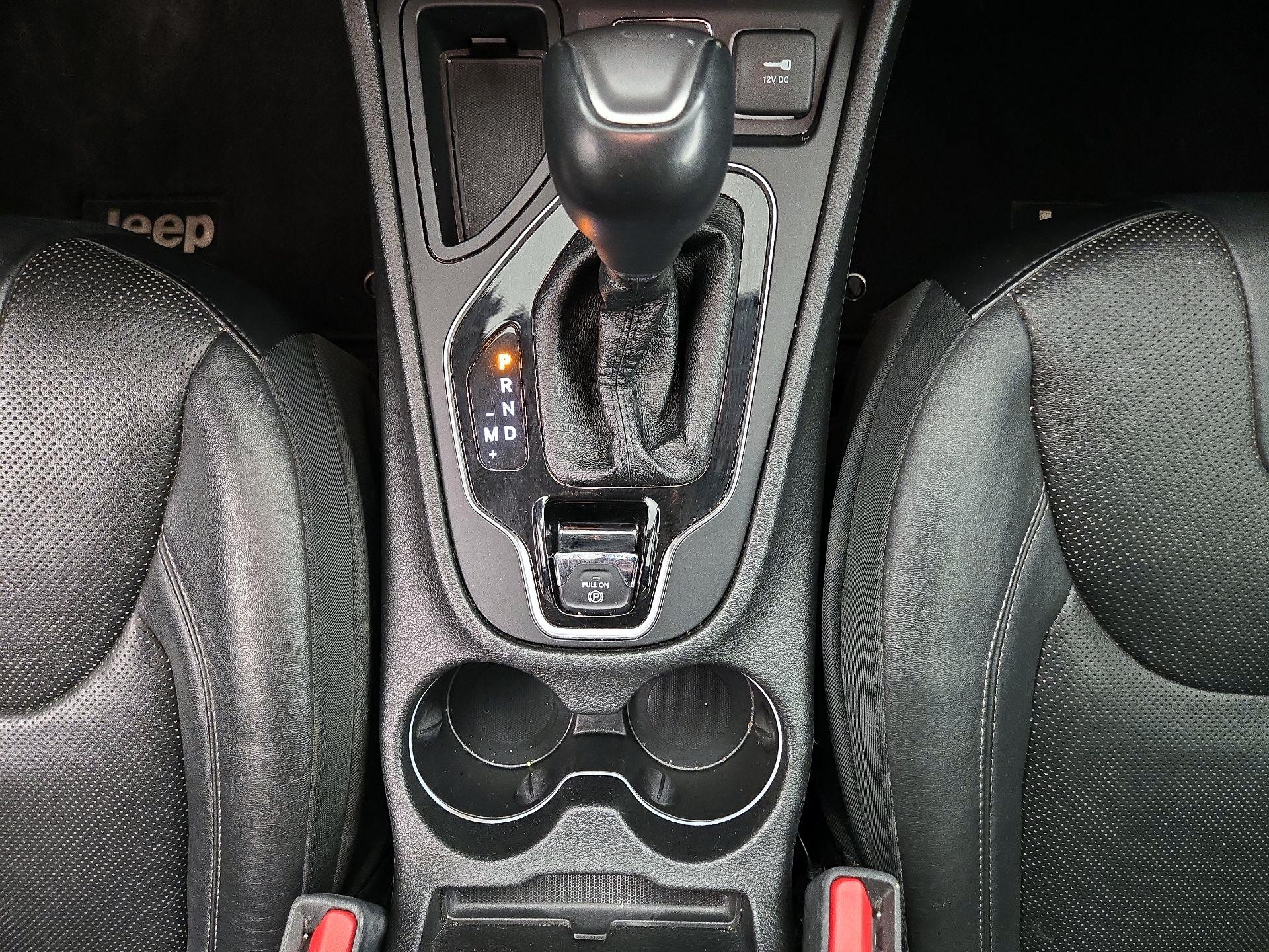 Thumbnail: 2019 Jeep Cherokee - 18