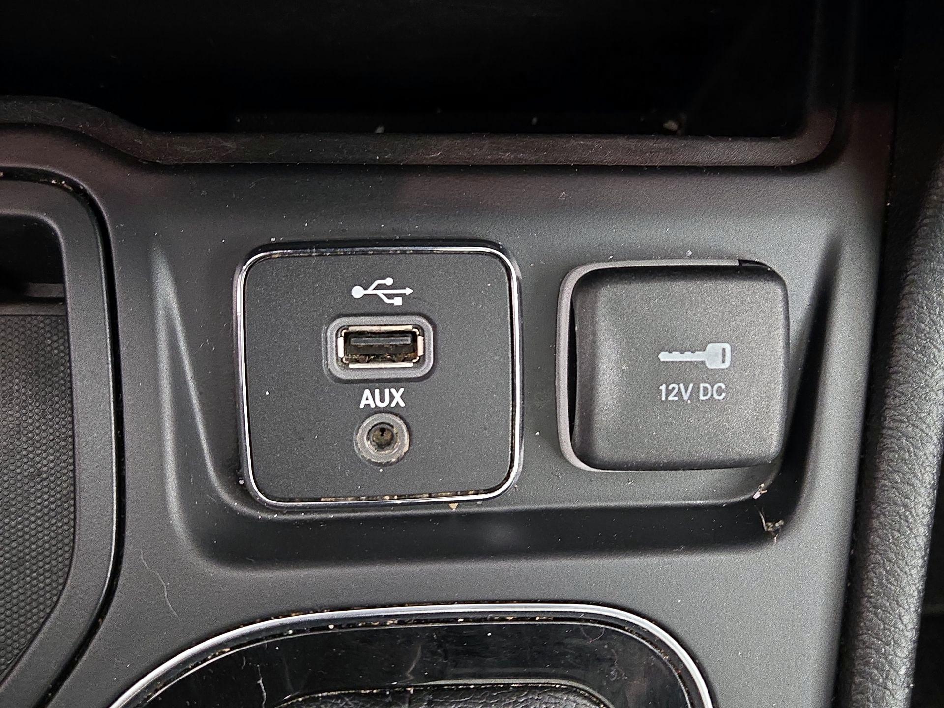 Thumbnail: 2019 Jeep Cherokee - 19