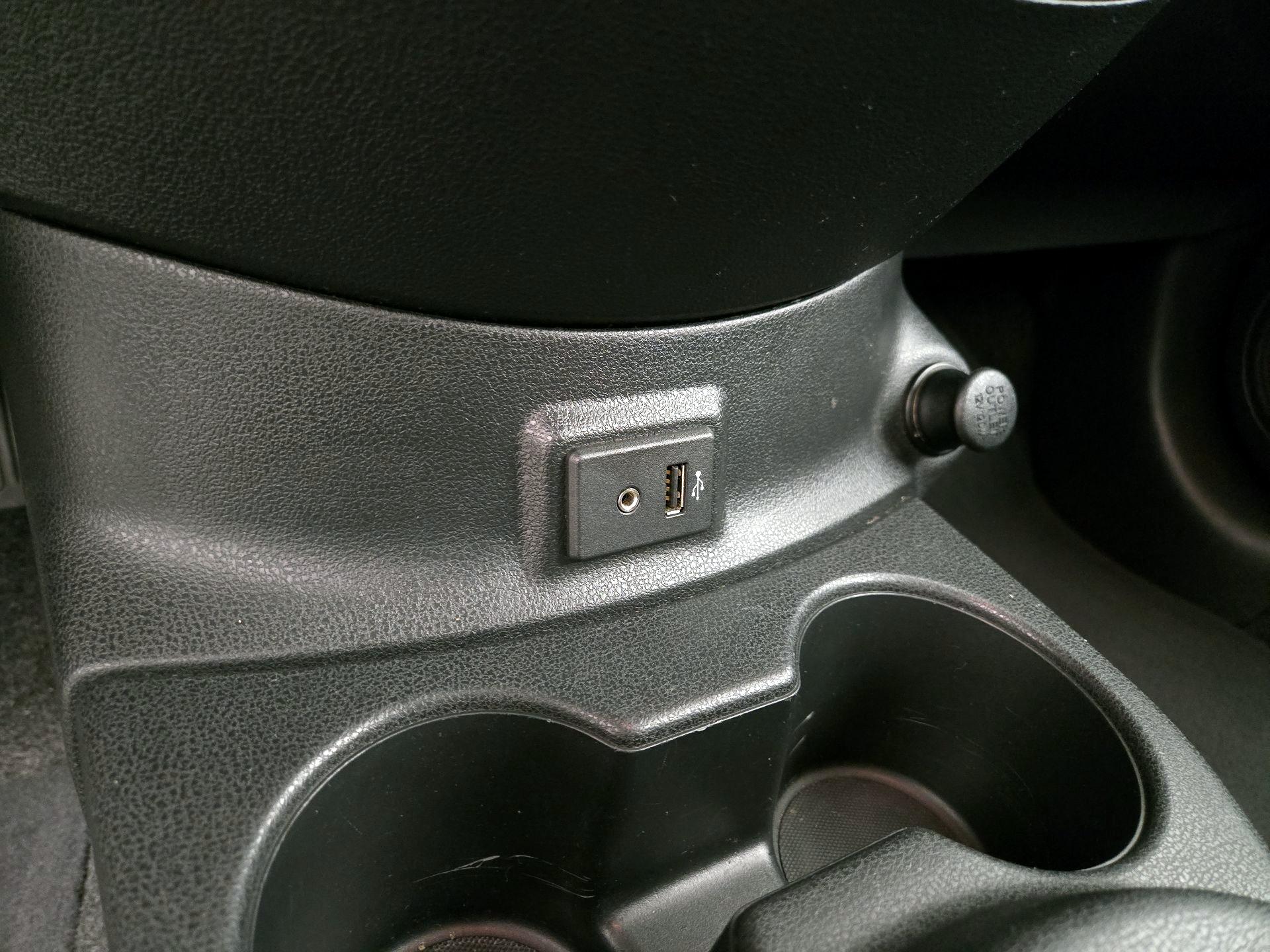 Thumbnail: 2017 Nissan Versa - 17