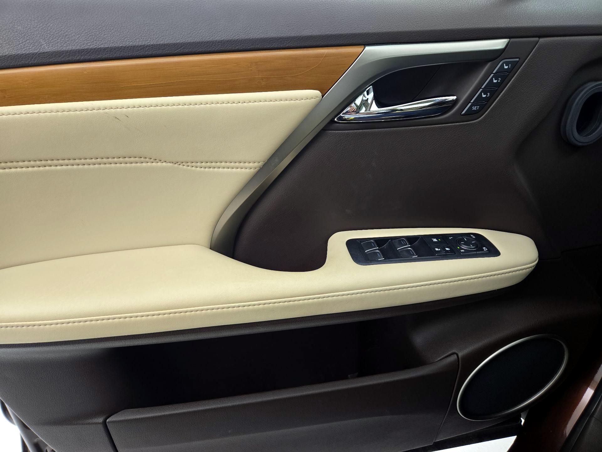 Thumbnail: 2018 Lexus RX - 12