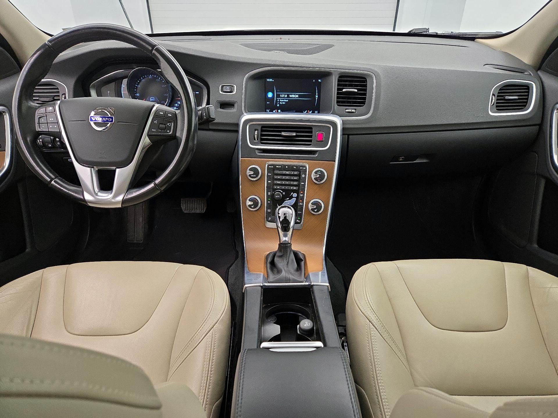 Thumbnail: 2016 Volvo S60 - 9