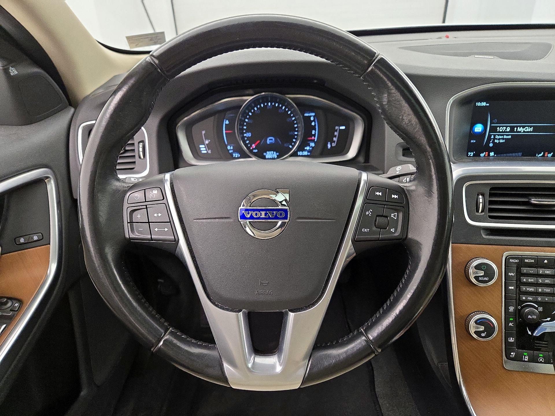 Thumbnail: 2016 Volvo S60 - 10