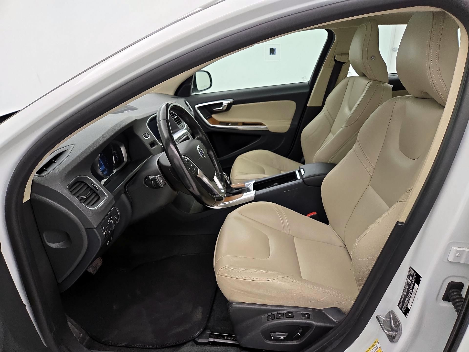 Thumbnail: 2016 Volvo S60 - 11