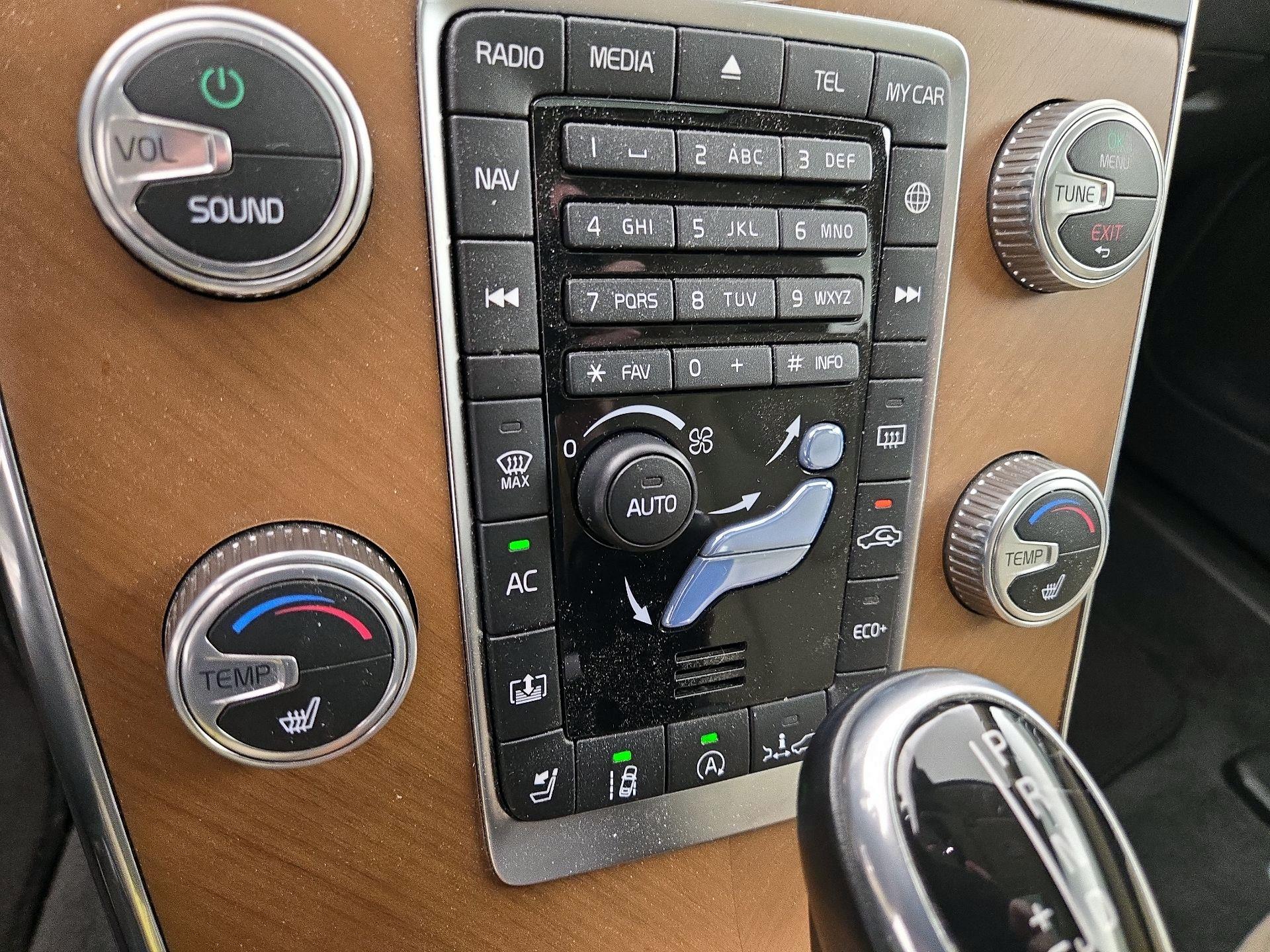 Thumbnail: 2016 Volvo S60 - 17