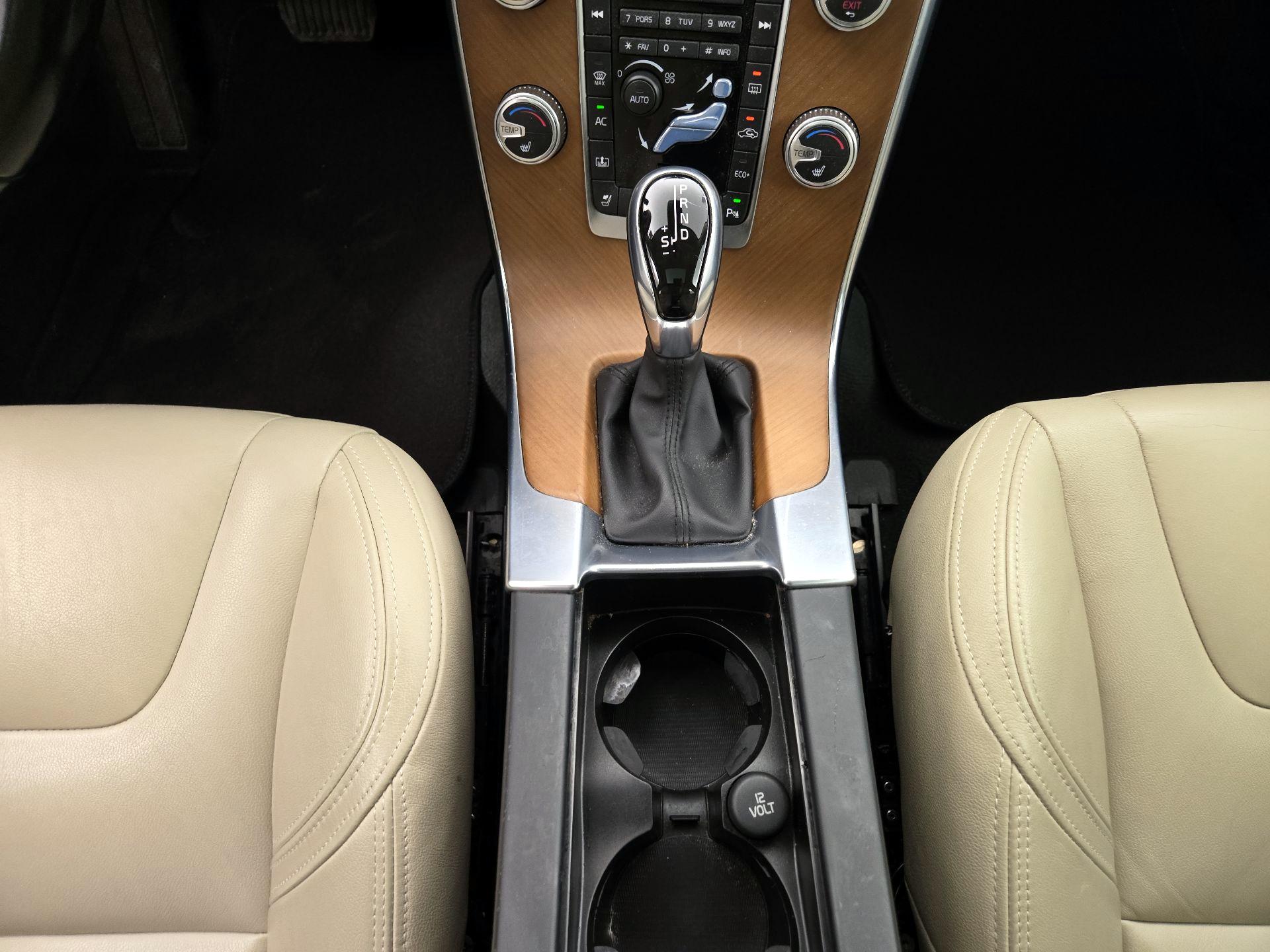 Thumbnail: 2016 Volvo S60 - 18