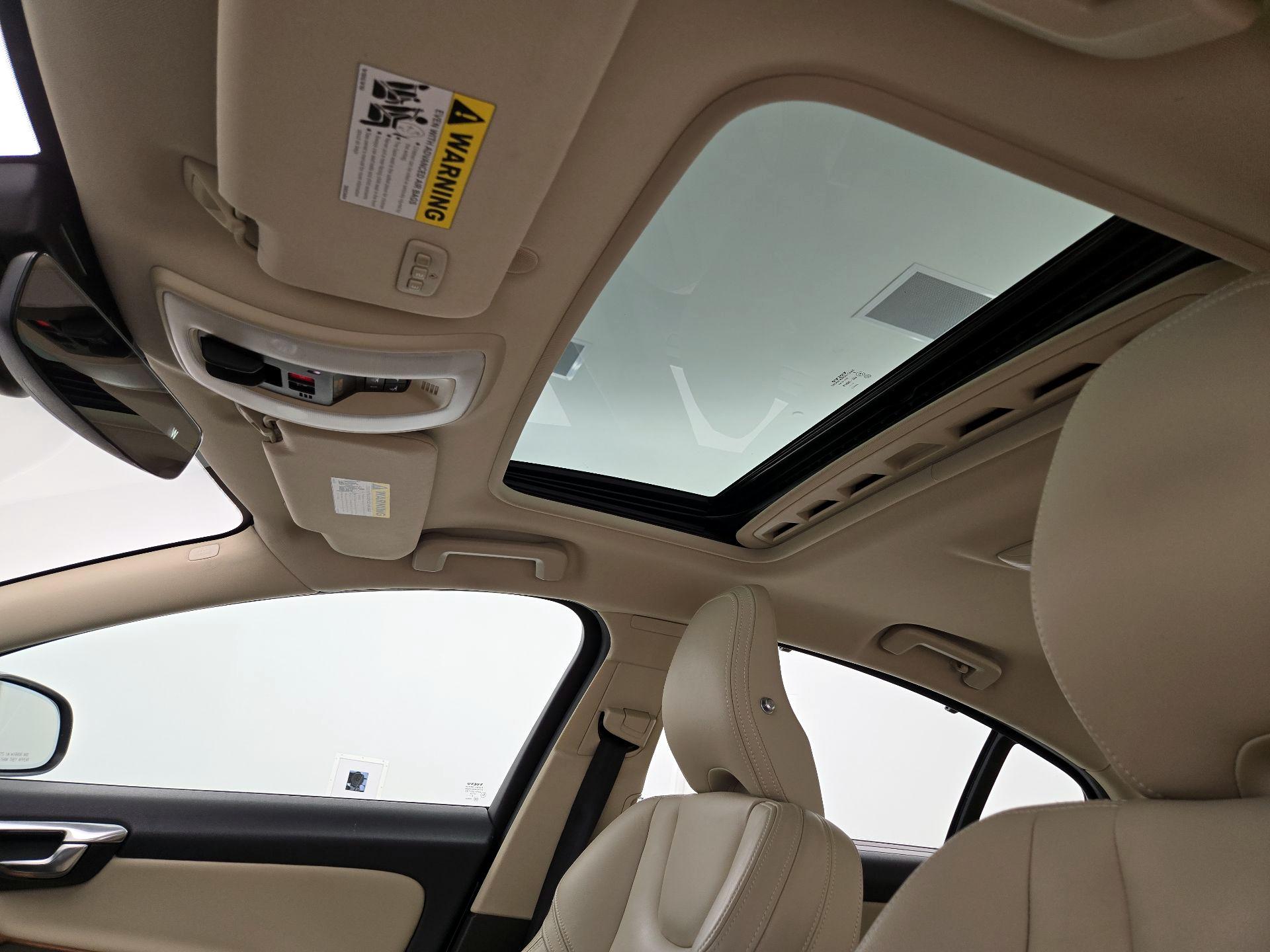 Thumbnail: 2016 Volvo S60 - 20