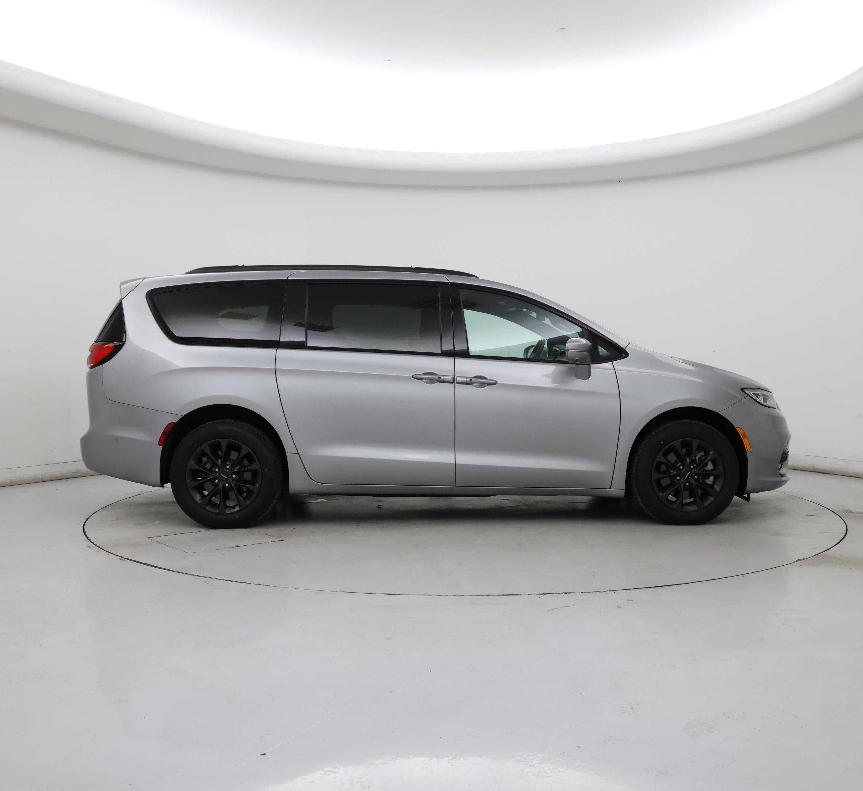 Thumbnail: 2021 Chrysler Pacifica - 7
