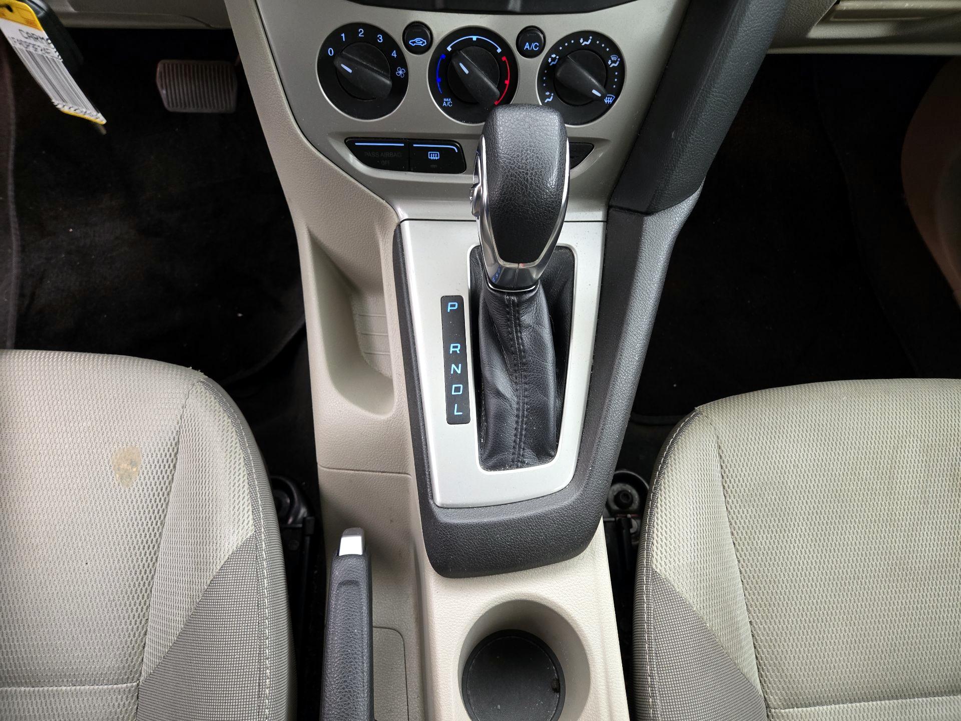 Thumbnail: 2014 Ford Focus - 16