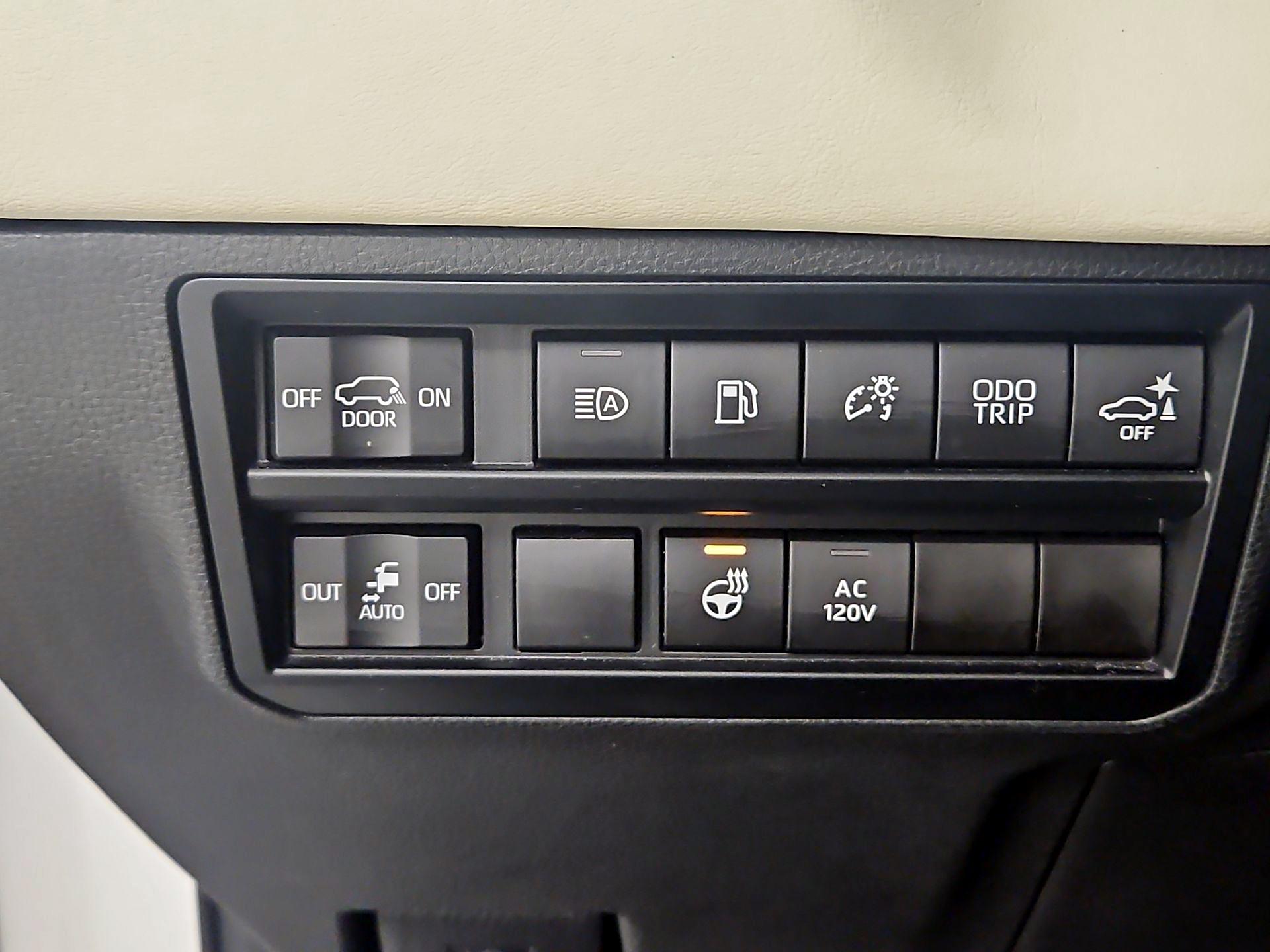 Thumbnail: 2023 Toyota Sequoia - 13