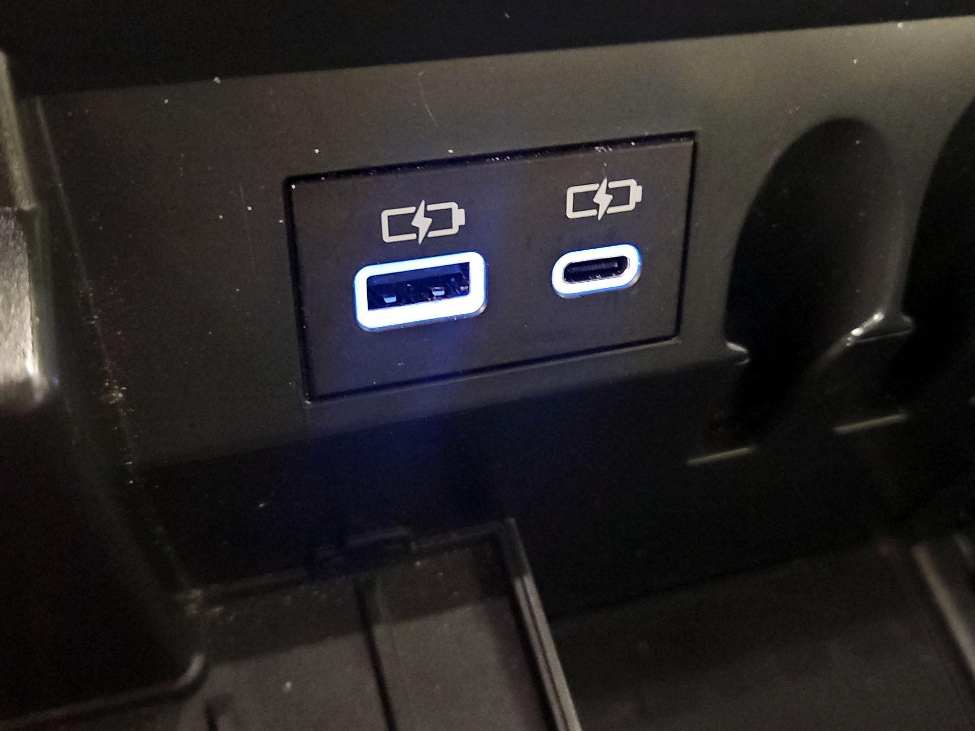 Thumbnail: 2023 Toyota Sequoia - 18