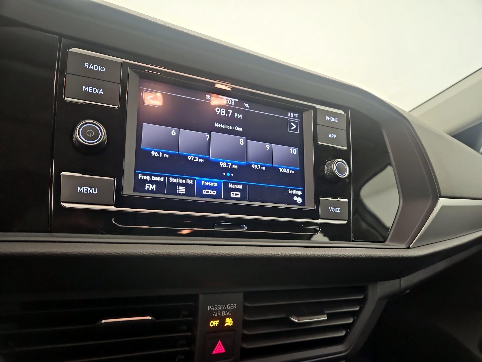 Thumbnail: 2024 Volkswagen Jetta - 15