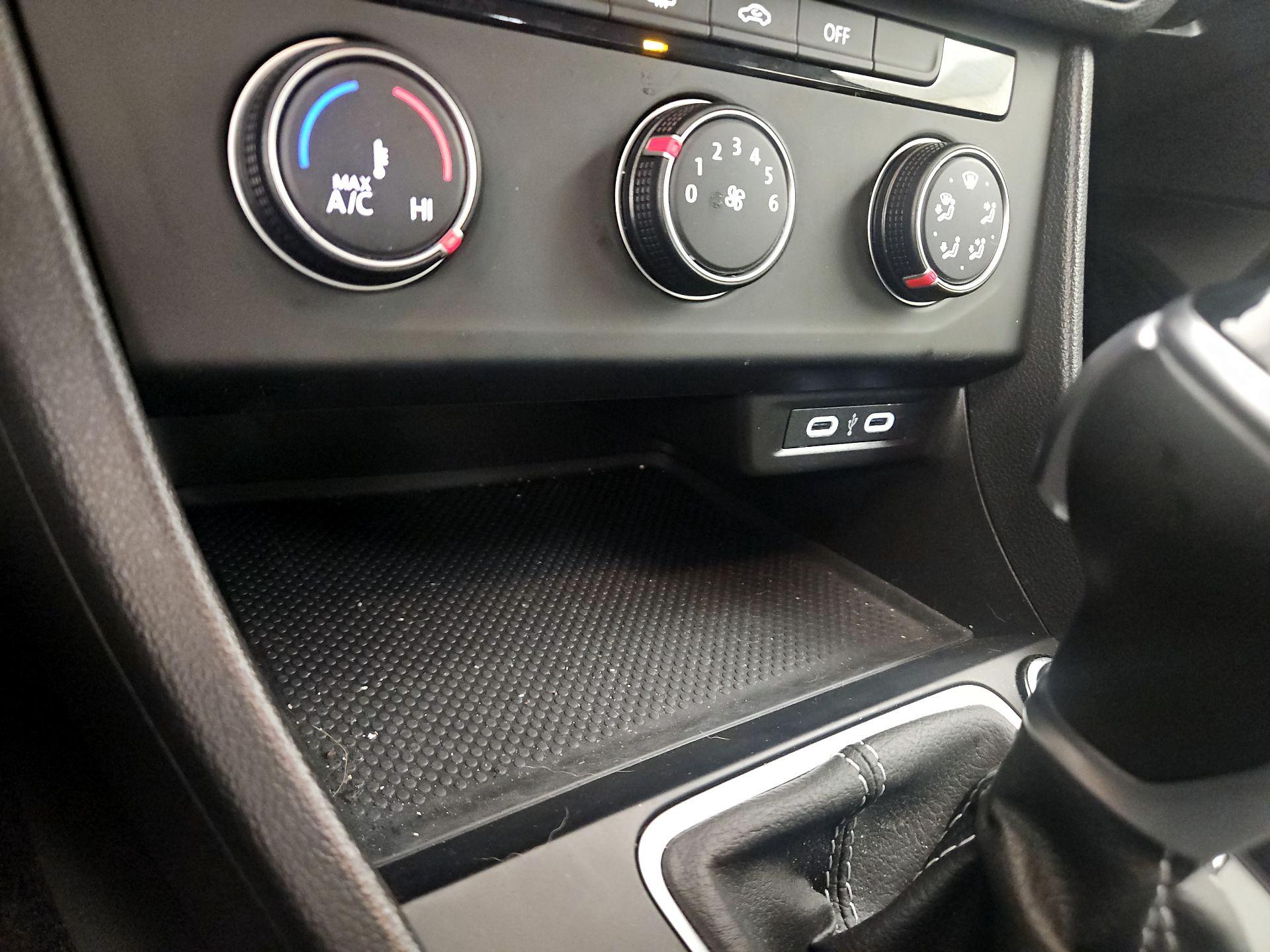 Thumbnail: 2024 Volkswagen Jetta - 18