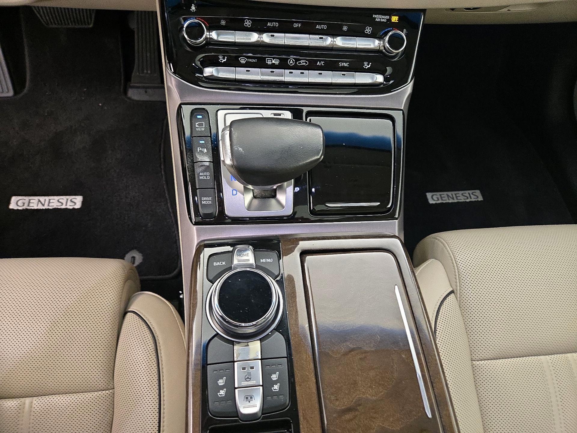 Thumbnail: 2017 Genesis G90 - 18