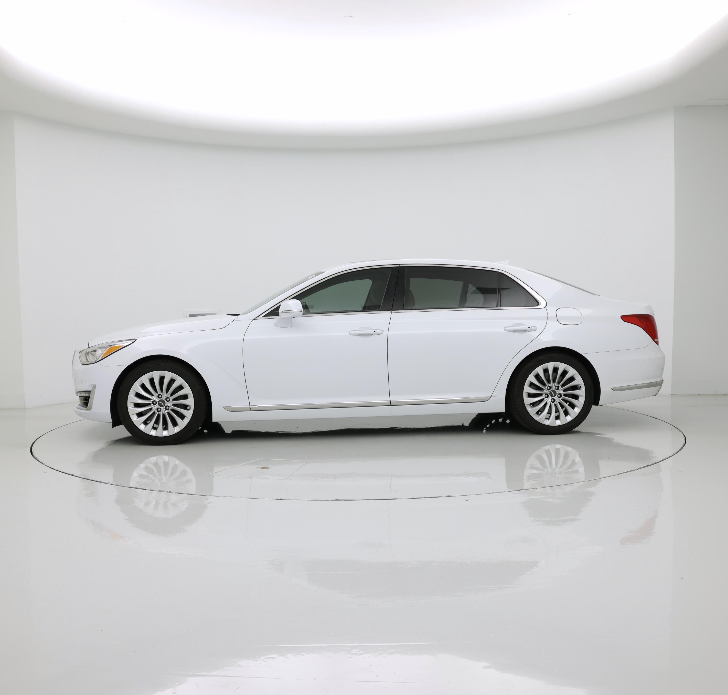 Thumbnail: 2017 Genesis G90 - 3