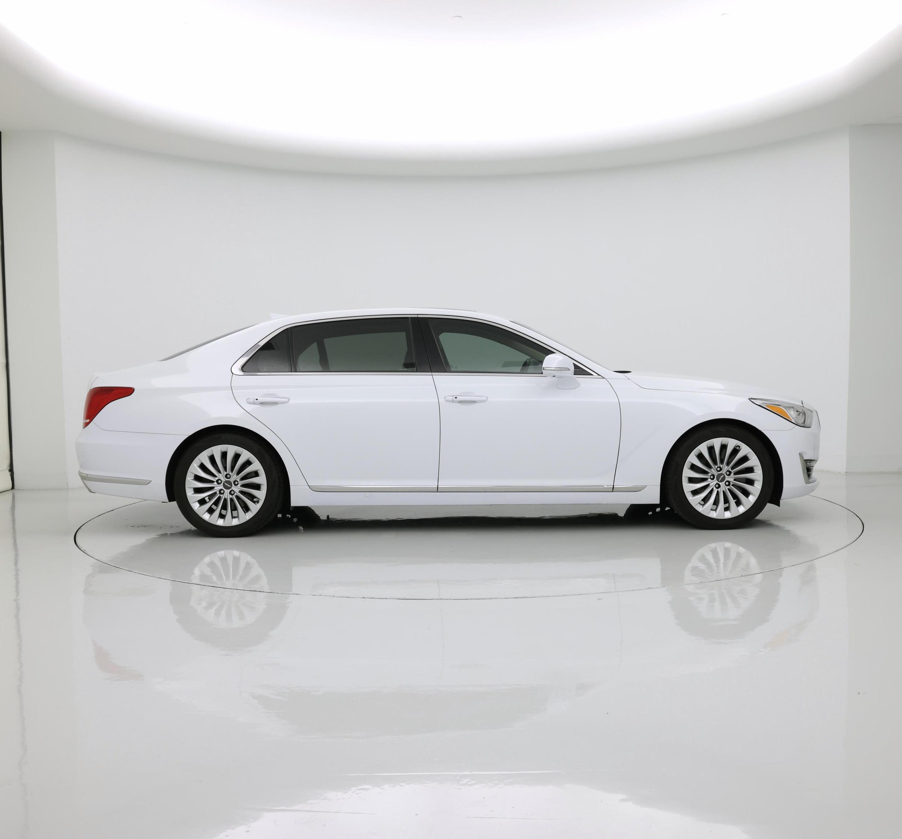 Thumbnail: 2017 Genesis G90 - 7