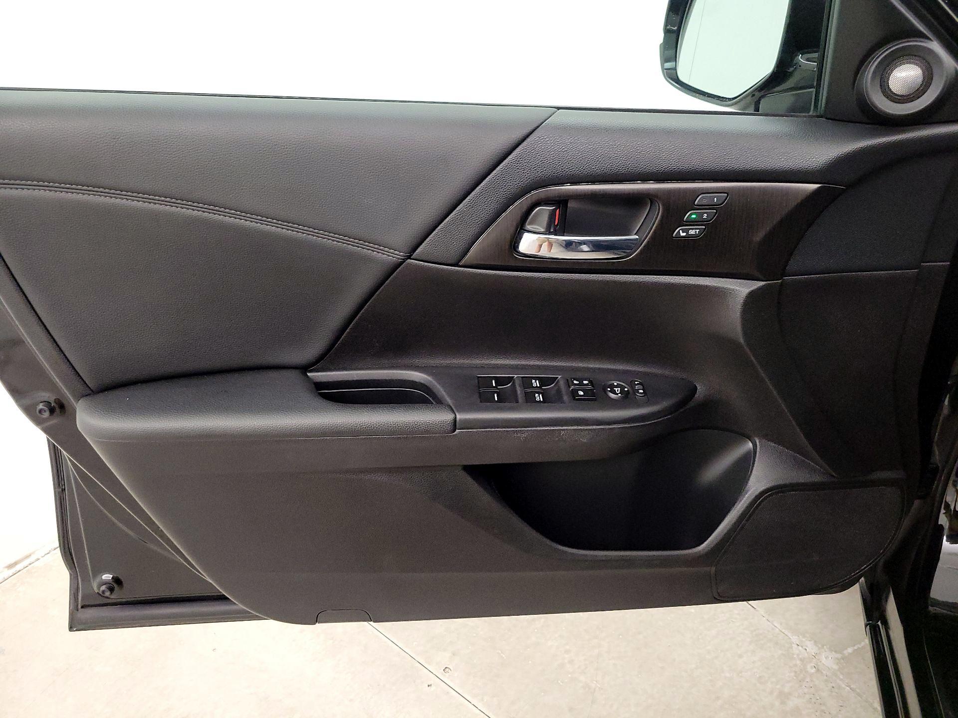 Thumbnail: 2015 Honda Accord - 12
