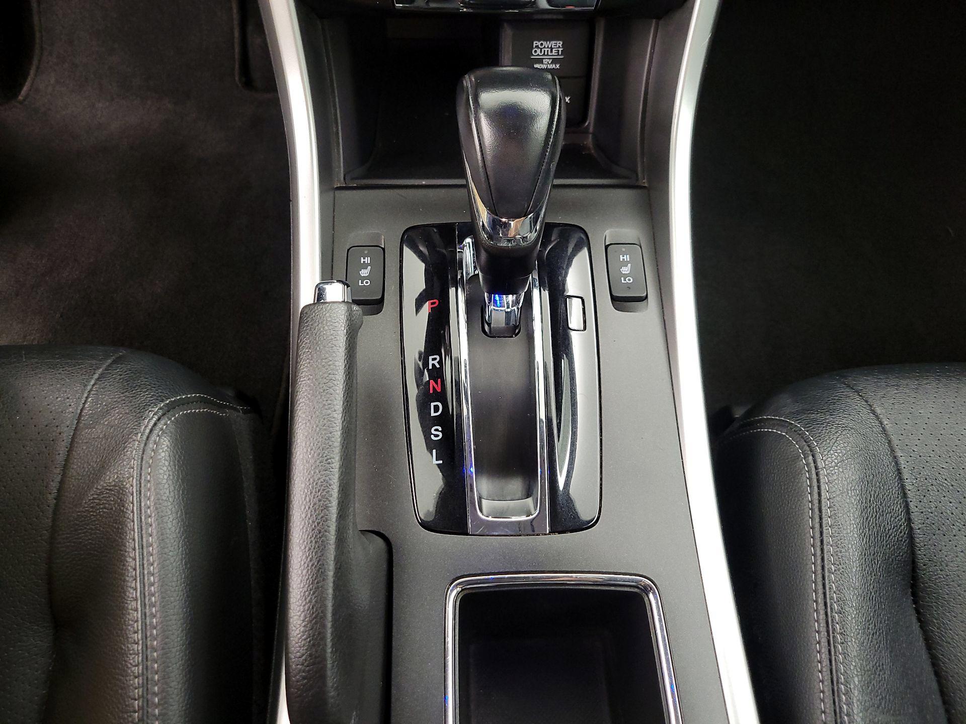 Thumbnail: 2015 Honda Accord - 17