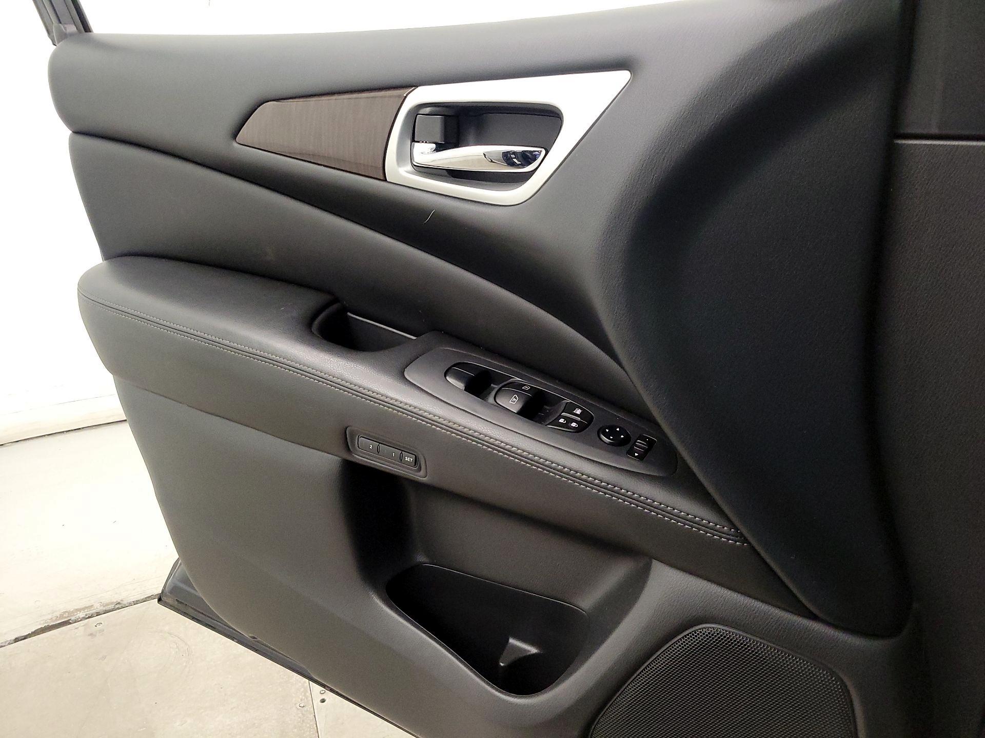 Thumbnail: 2015 Nissan Pathfinder - 12