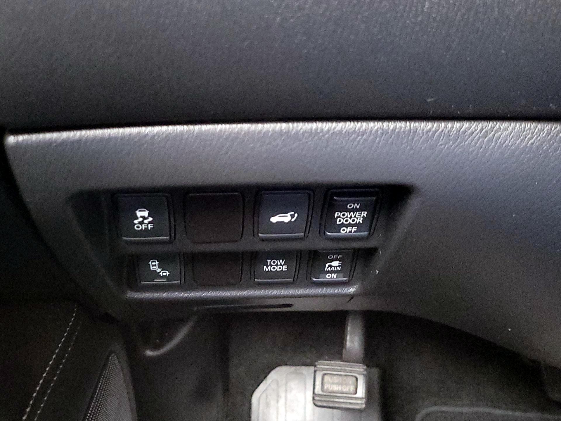 Thumbnail: 2015 Nissan Pathfinder - 13