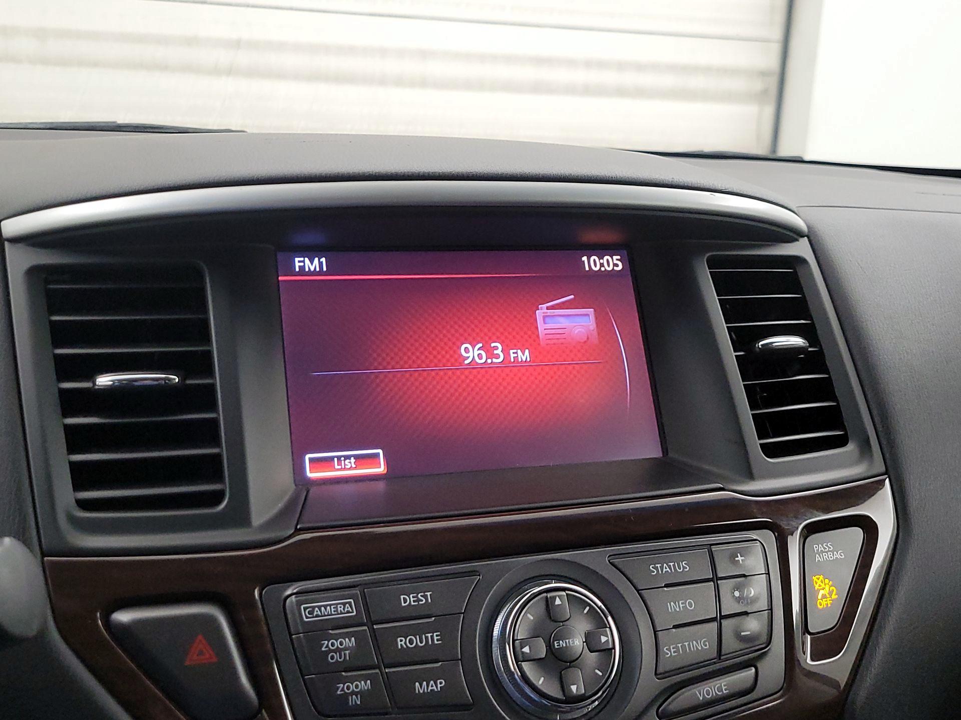 Thumbnail: 2015 Nissan Pathfinder - 16