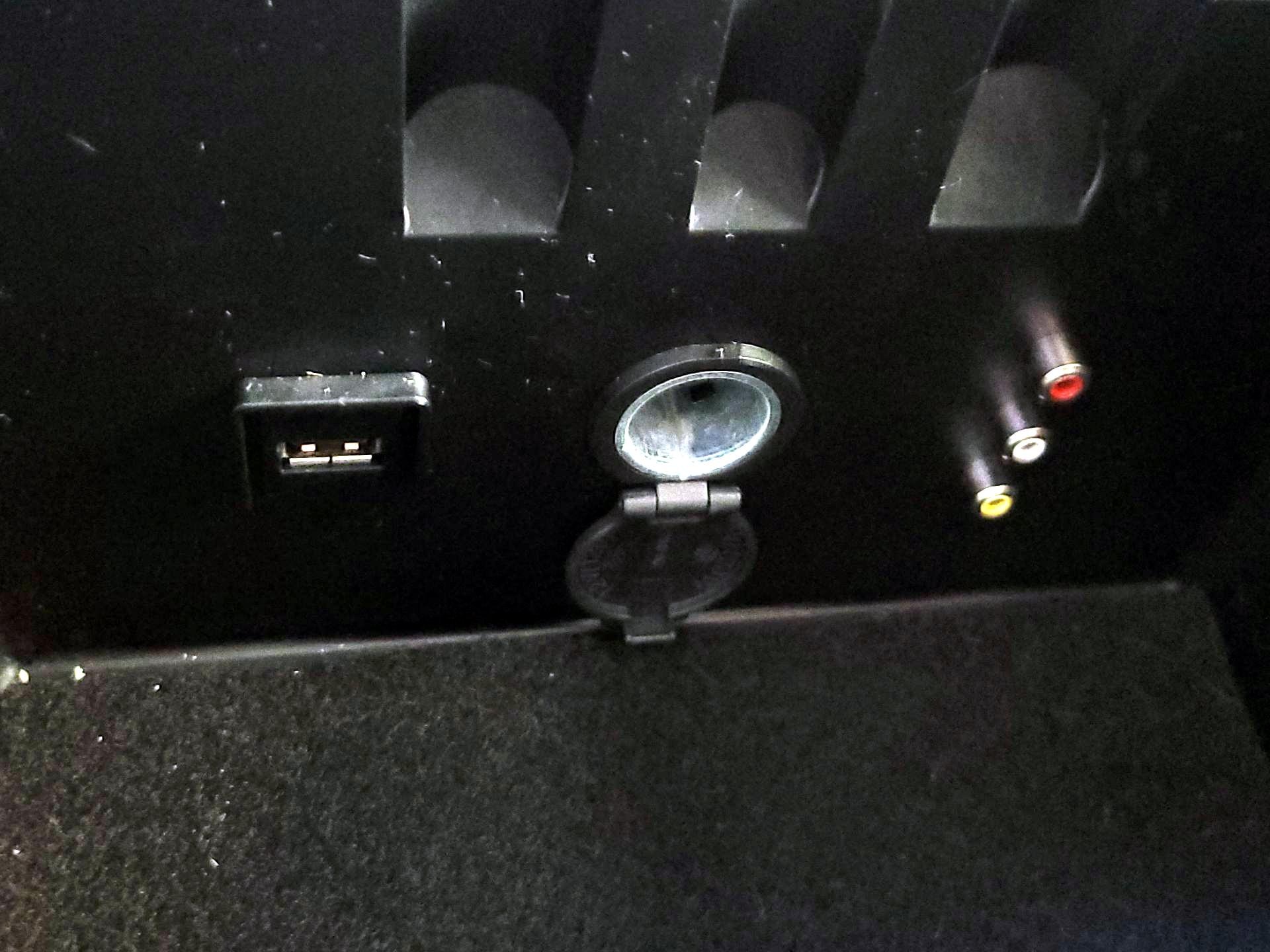 Thumbnail: 2015 Nissan Pathfinder - 19