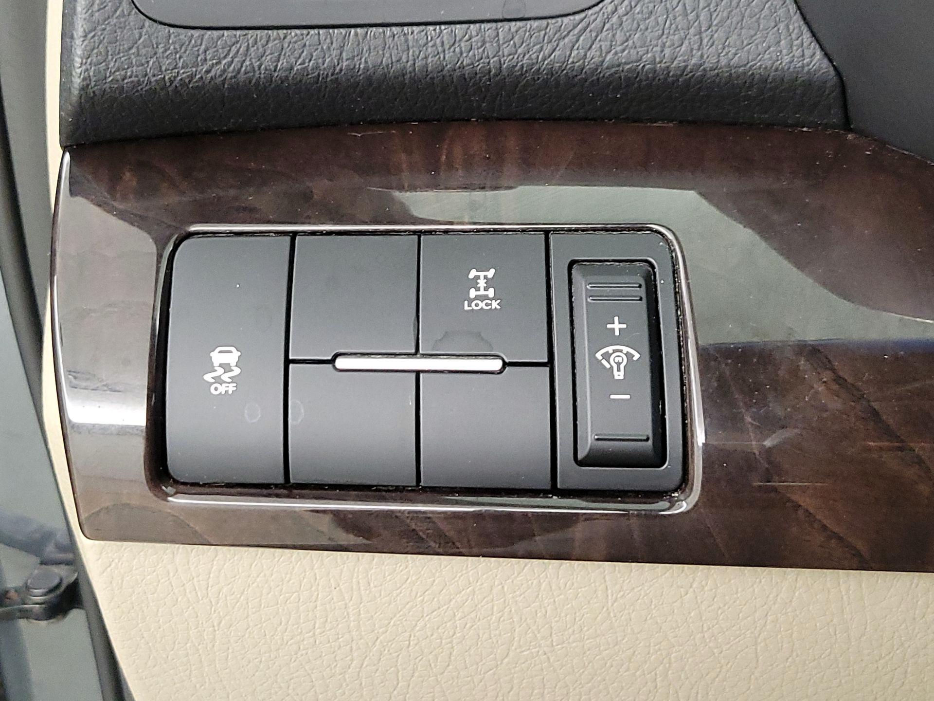 Thumbnail: 2014 Kia Sorento - 13