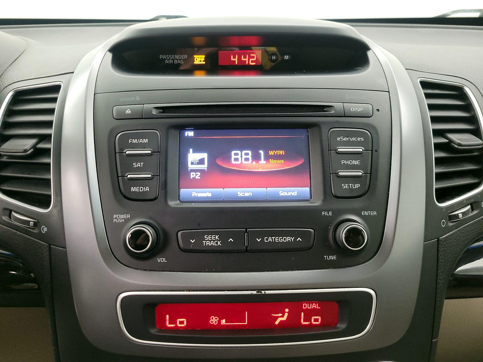 Thumbnail: 2014 Kia Sorento - 14