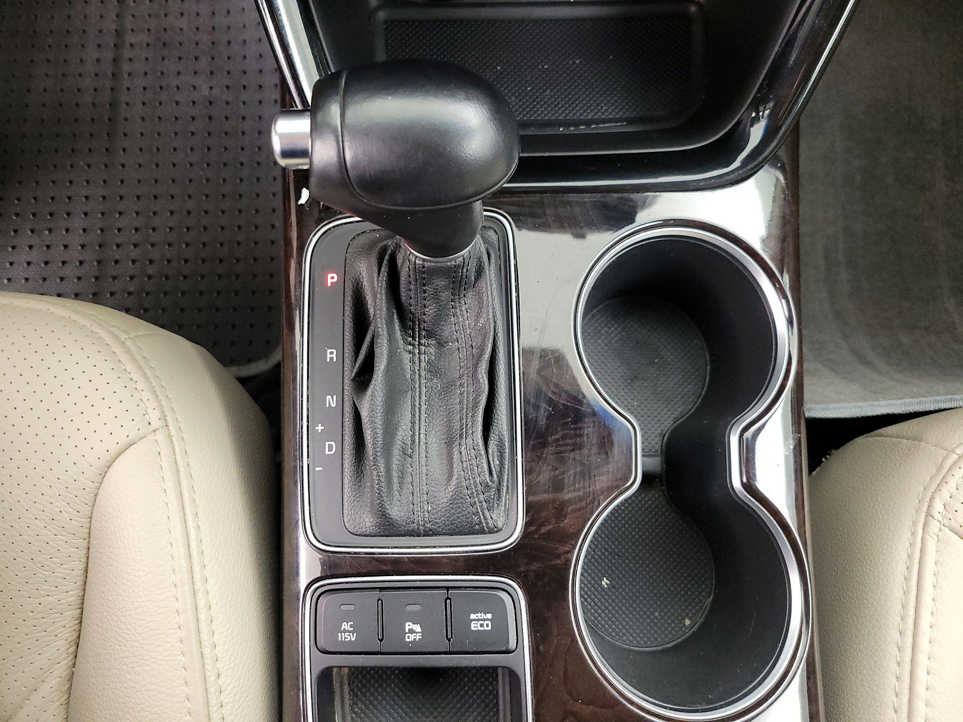 Thumbnail: 2014 Kia Sorento - 16